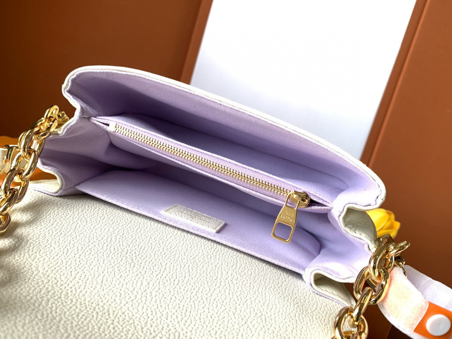 Louis Vuitton 动态变码芯片