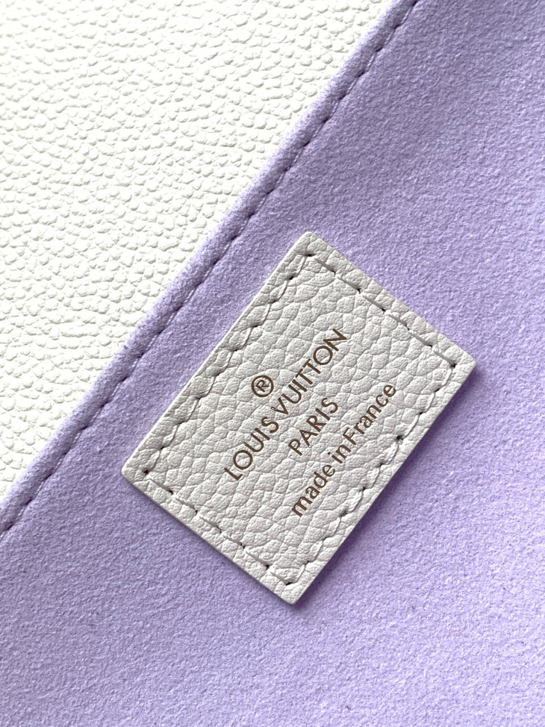 Louis Vuitton 动态变码芯片