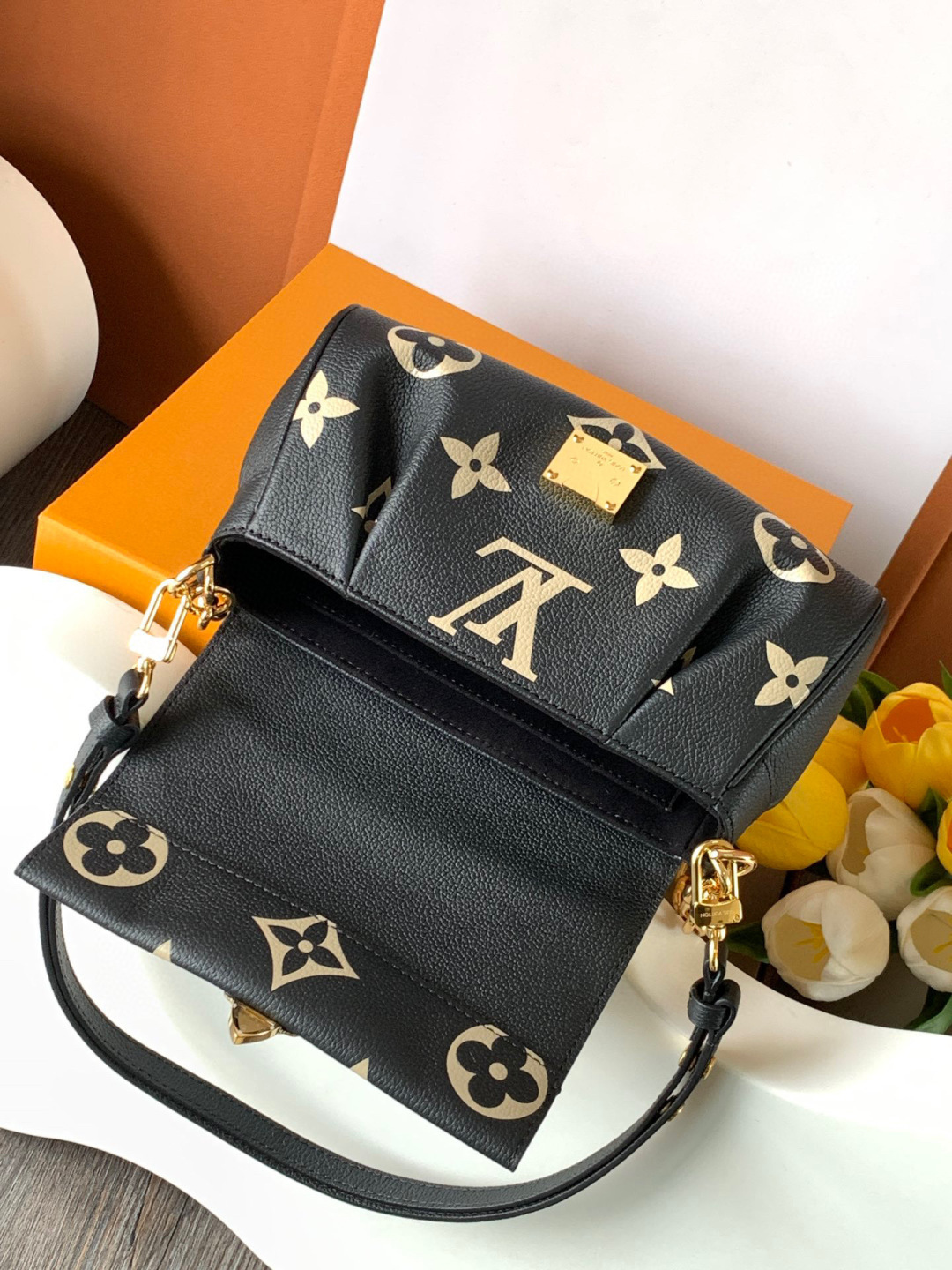 Louis Vuitton Favorite 手袋