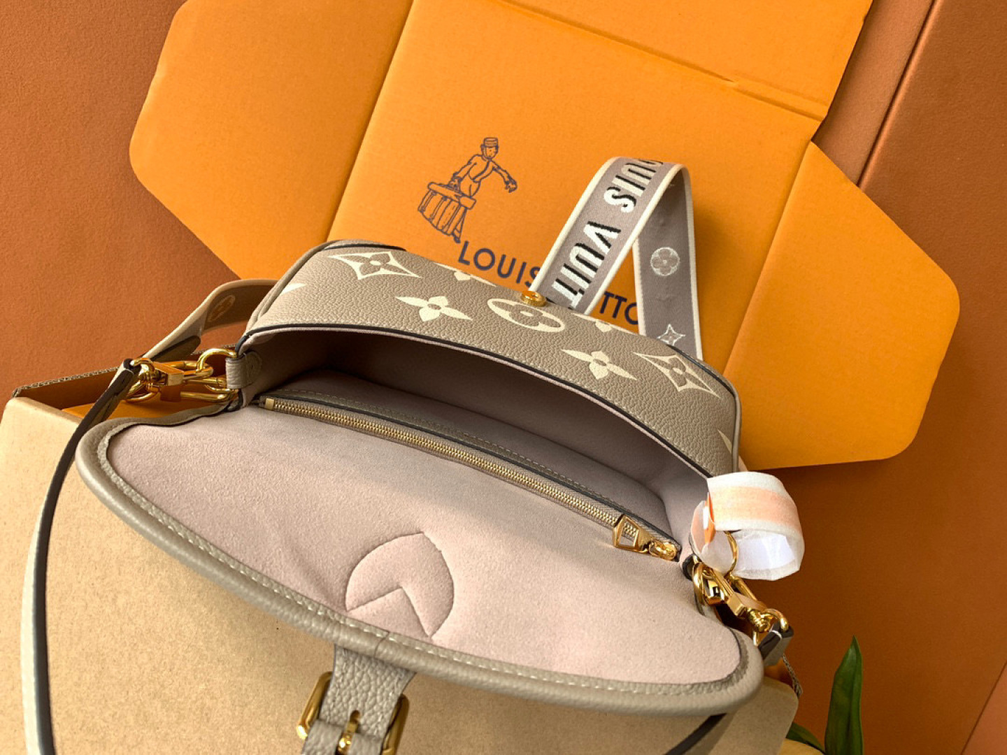 Louis Vuitton Diane 手袋
