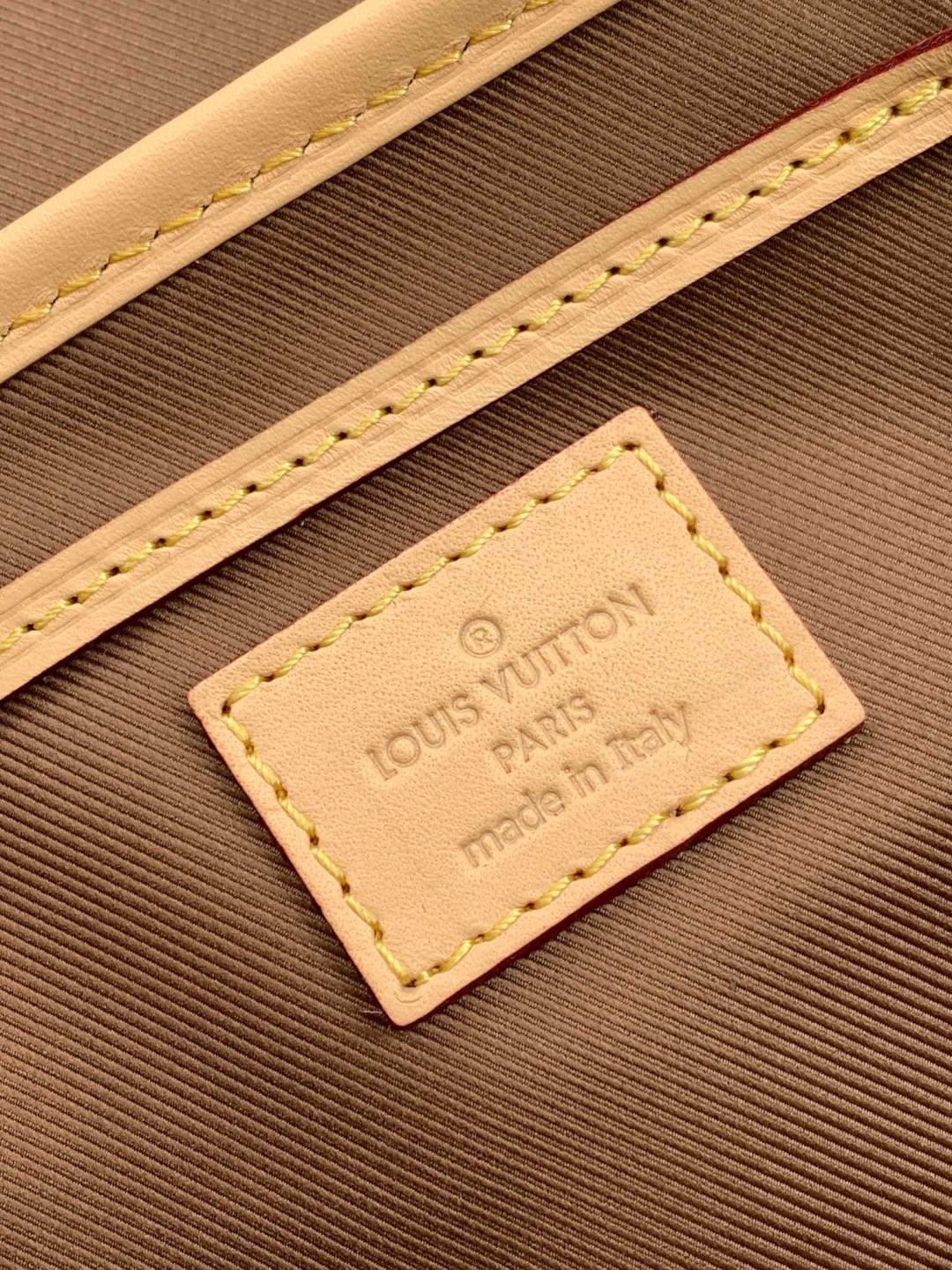 Louis Vuitton 全钢五金 M11198 （变码芯片）皮料是