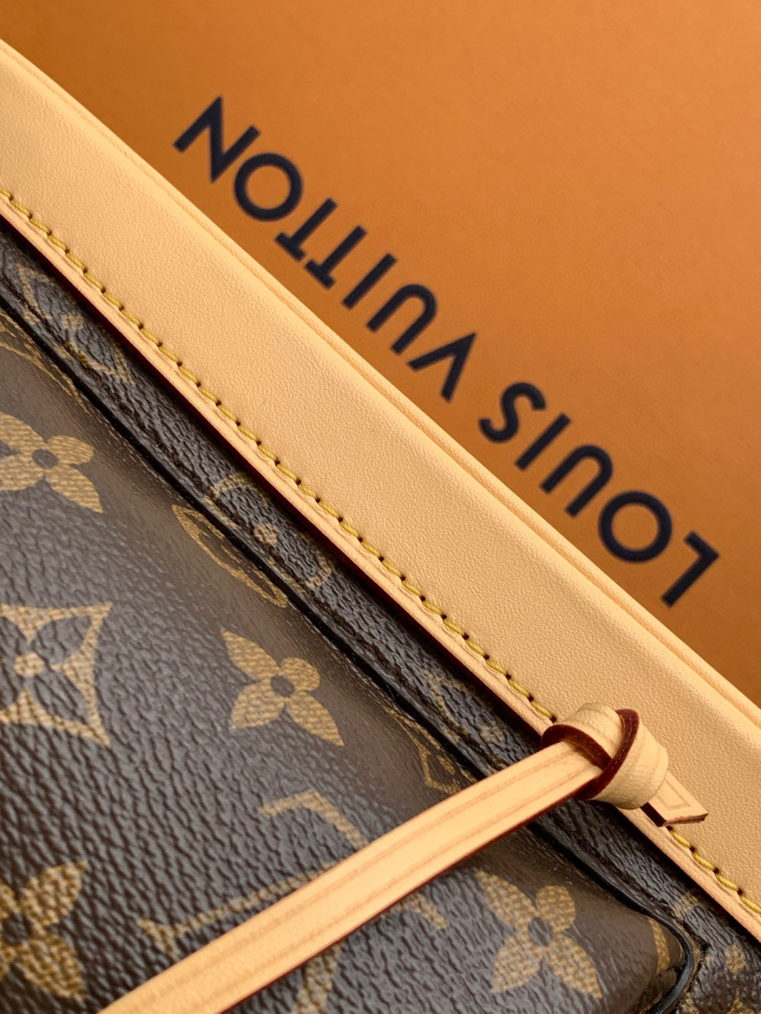 Louis Vuitton 全钢五金 M11198 （变码芯片）皮料是