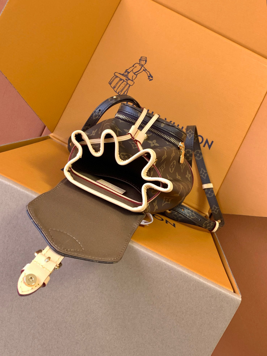 Louis Vuitton 全钢MB动态变码蒙苏里 Mini双肩包M11199老花