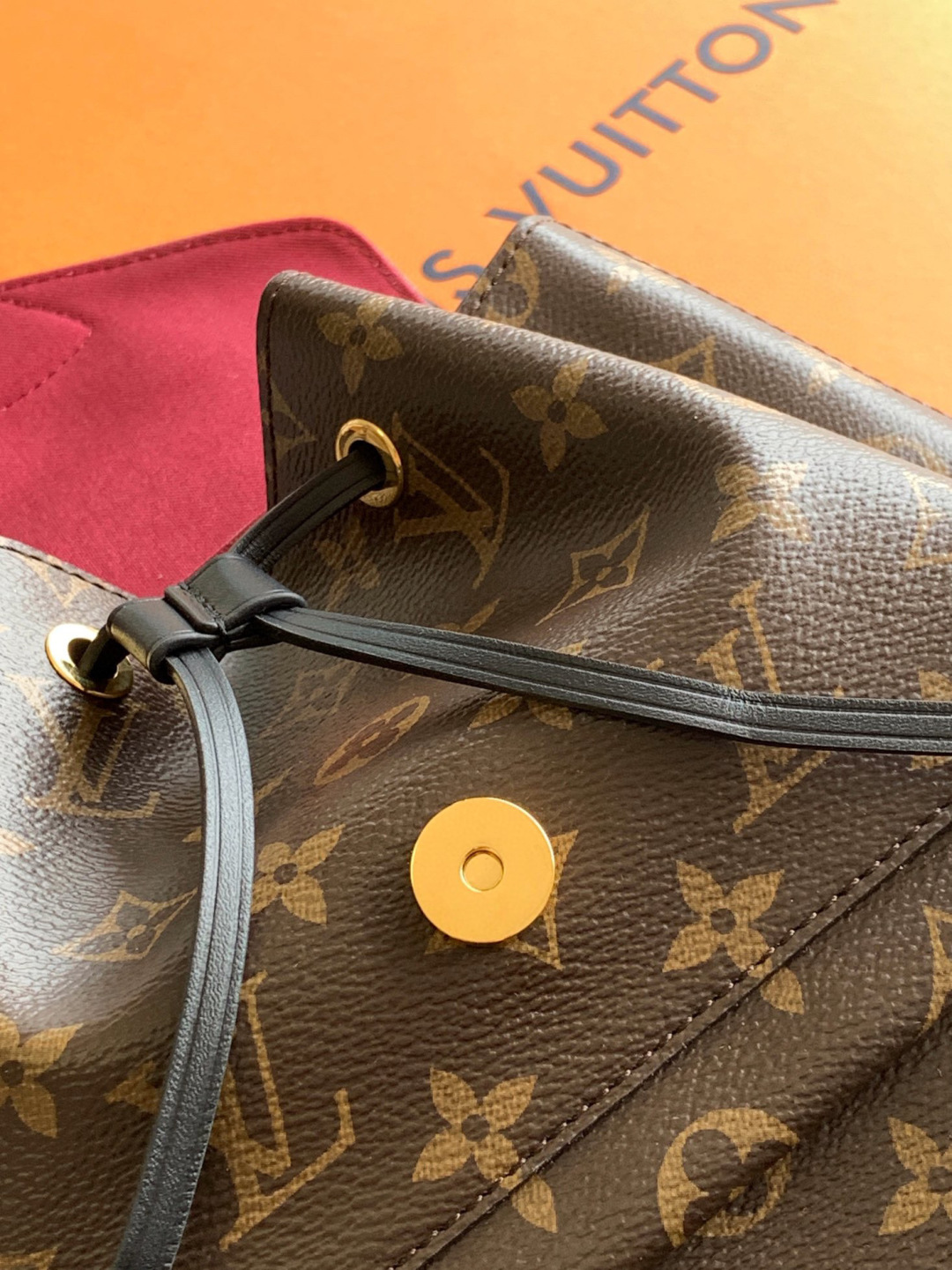 Louis Vuitton M45515【 加强版】Montsouris背包皮料是 代 意大利A级皮料