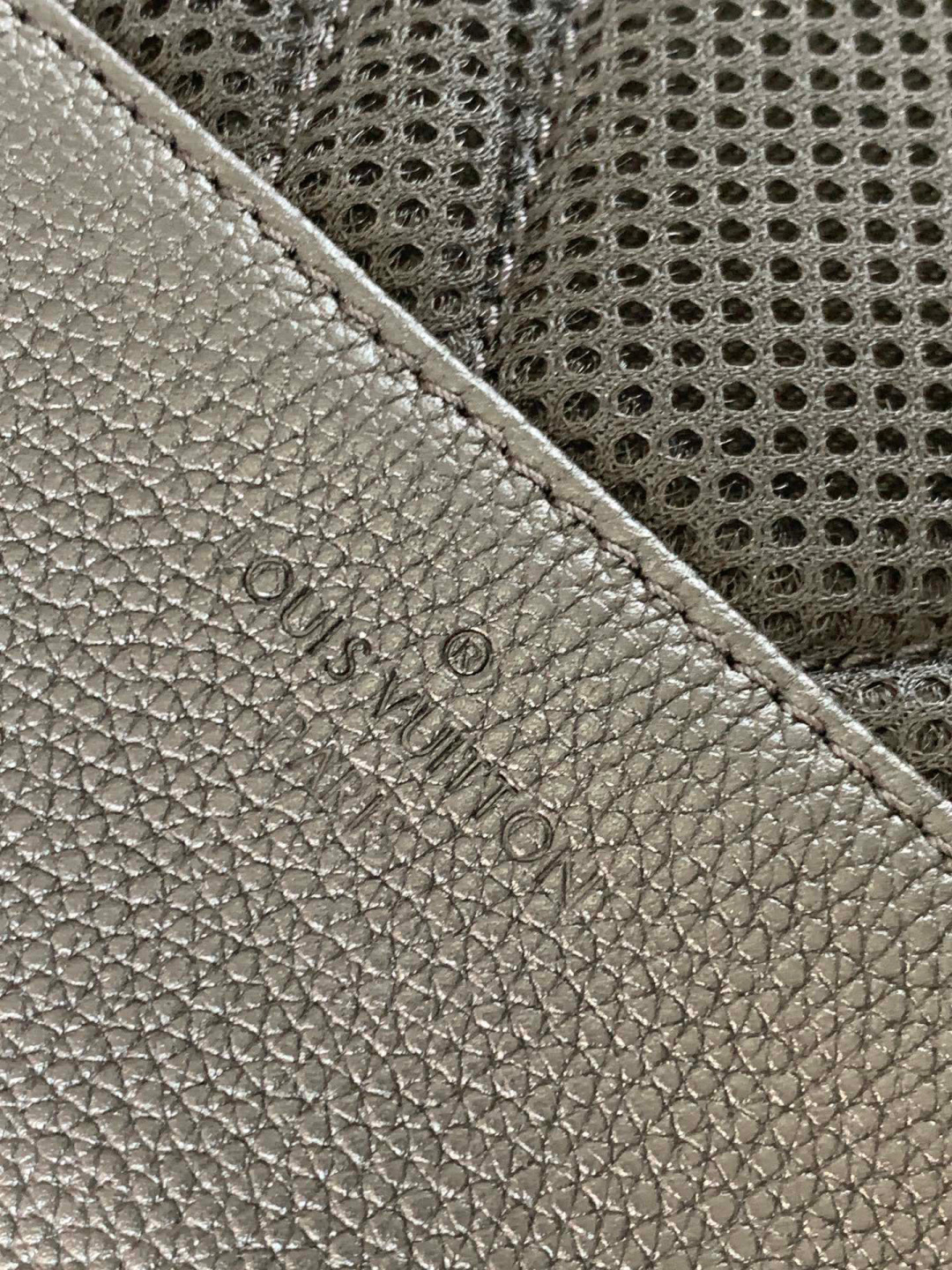 Louis Vuitton LV Aerogram 双肩包