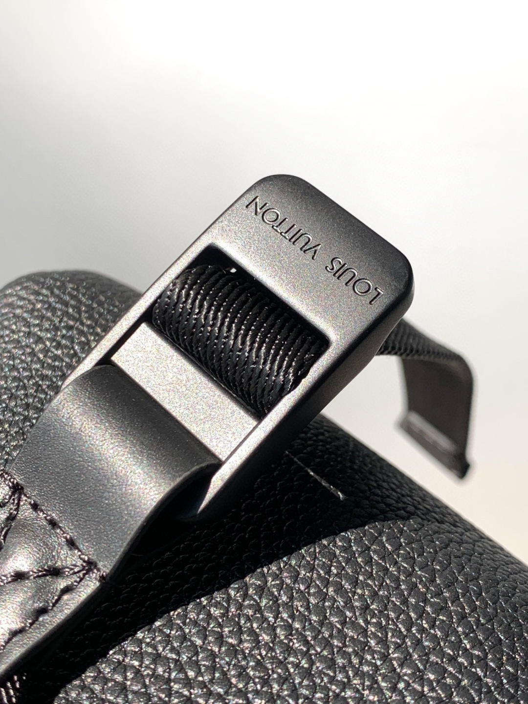 Louis Vuitton LV Aerogram 双肩包