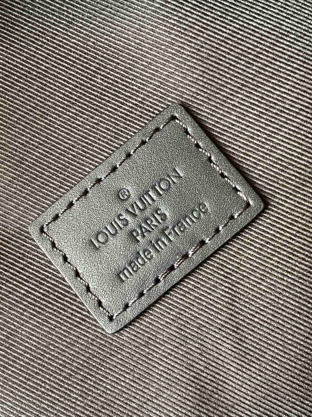 Louis Vuitton LV Aerogram 双肩包