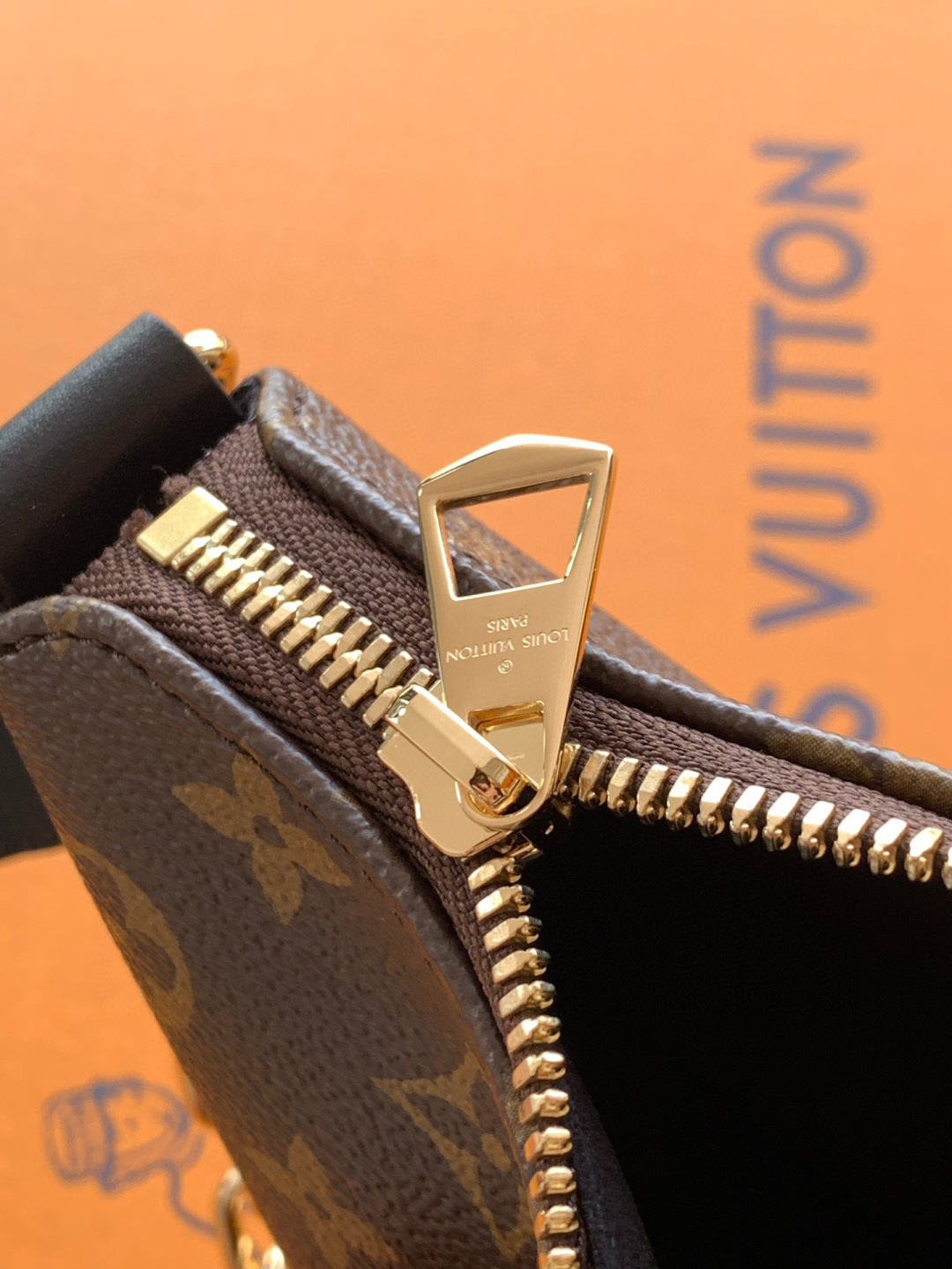 Louis Vuitton 全钢【独家 M15056 】Cookie BB 手袋取材 Monogram 涂层帆布