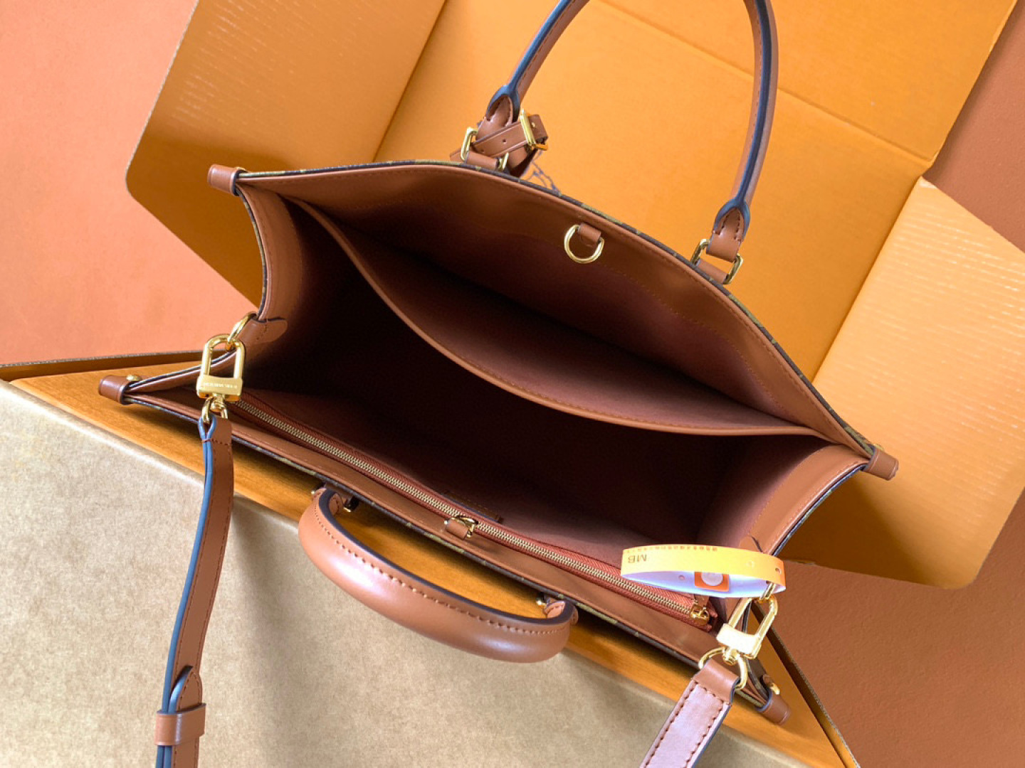 Louis Vuitton 全钢 全钢五金【ONTHEGO ORGANIZER 手袋】 M14235