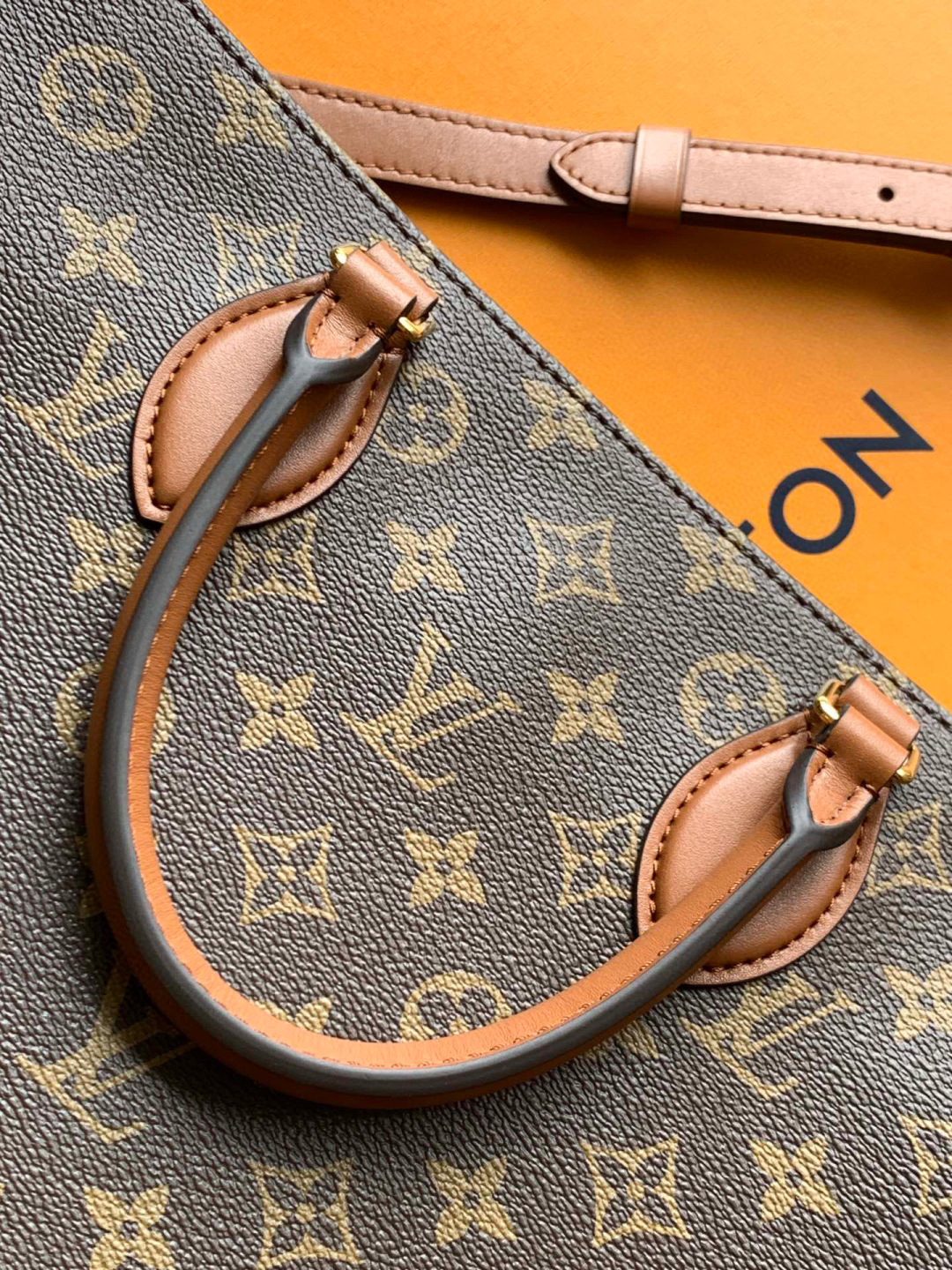 Louis Vuitton 全钢 全钢五金【ONTHEGO ORGANIZER 手袋】 M14235