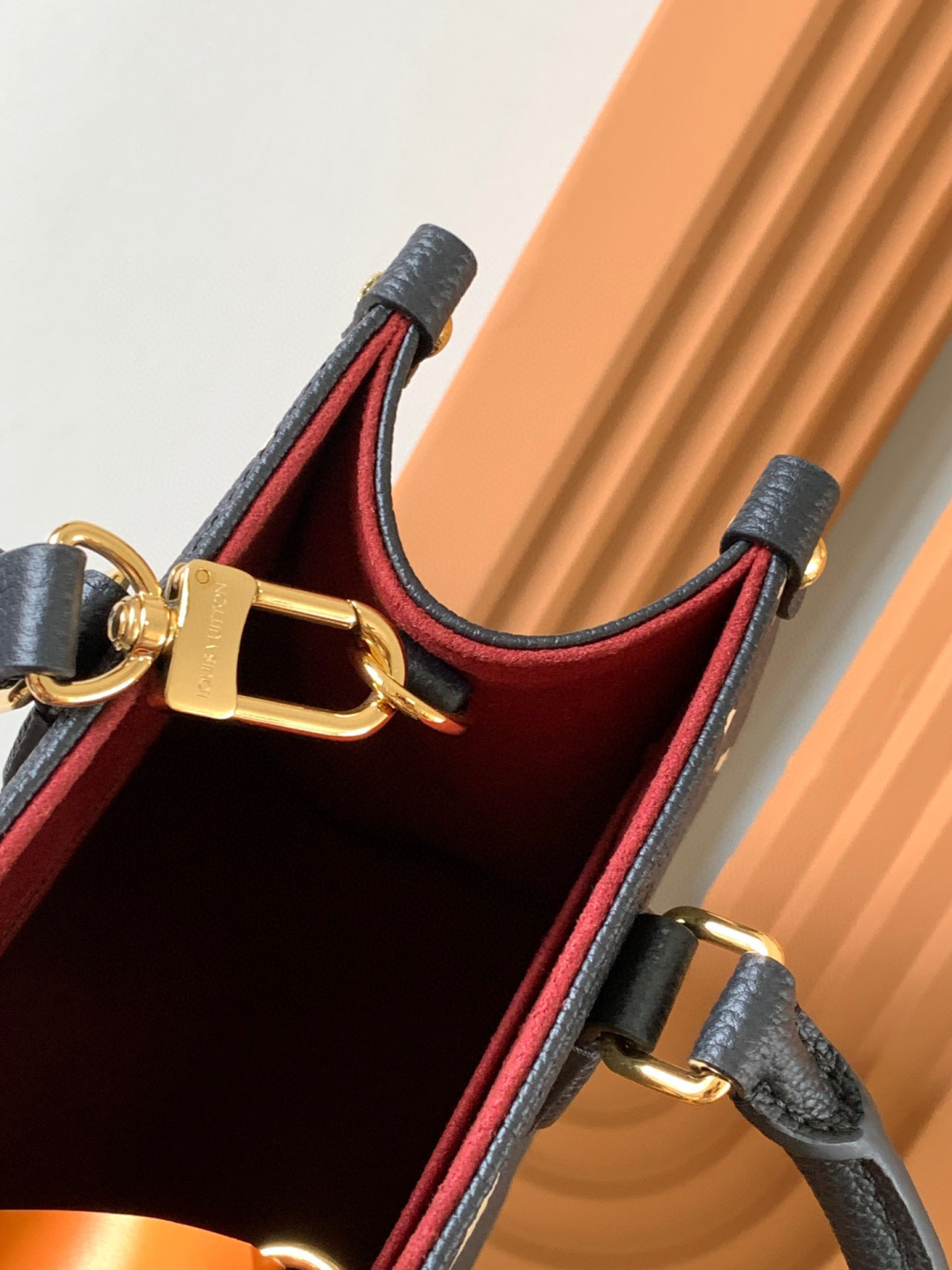 Louis Vuitton OnTheGo 小号手袋