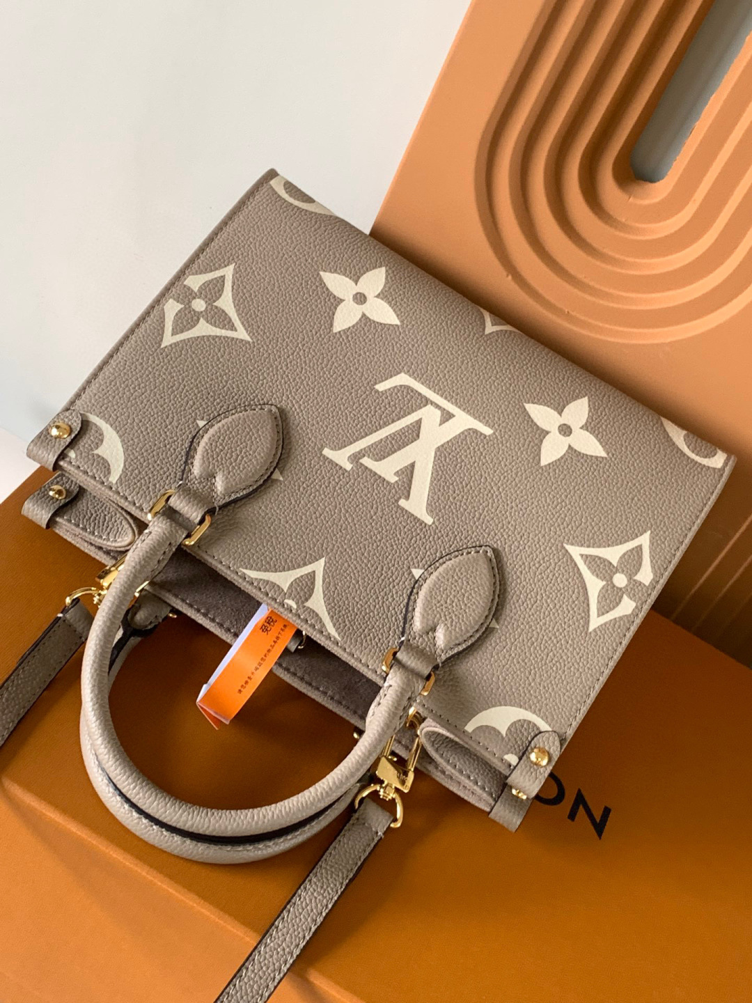 Louis Vuitton OnTheGo 小号手袋