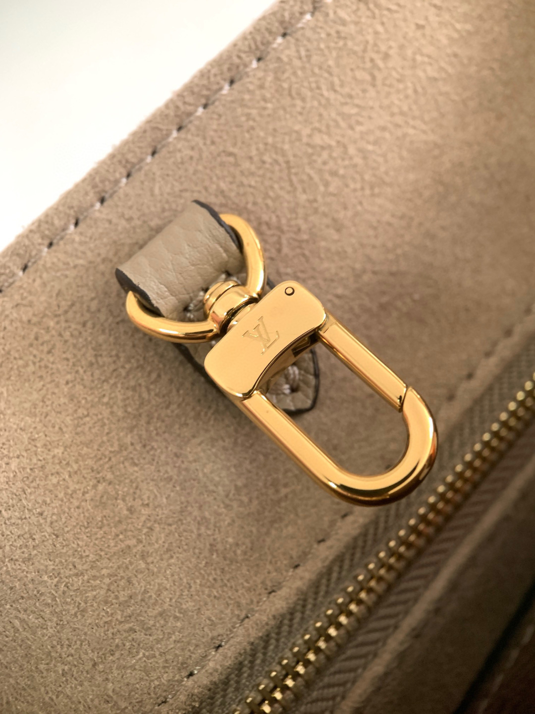 Louis Vuitton OnTheGo 小号手袋
