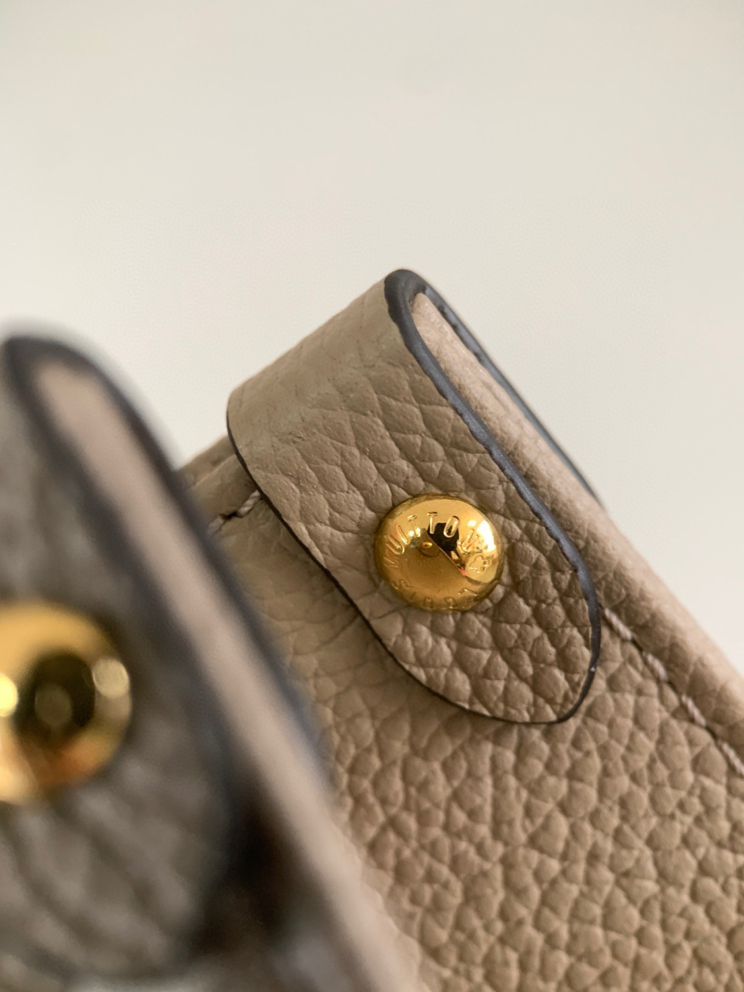 Louis Vuitton OnTheGo 小号手袋