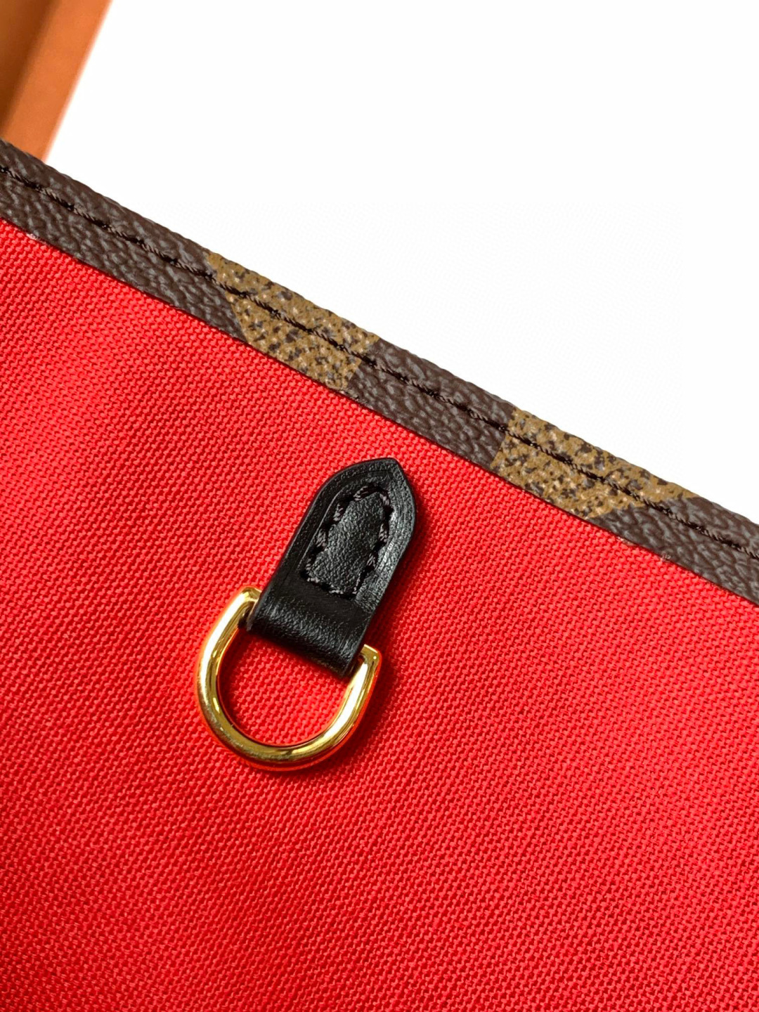 Louis Vuitton 动态变码芯片