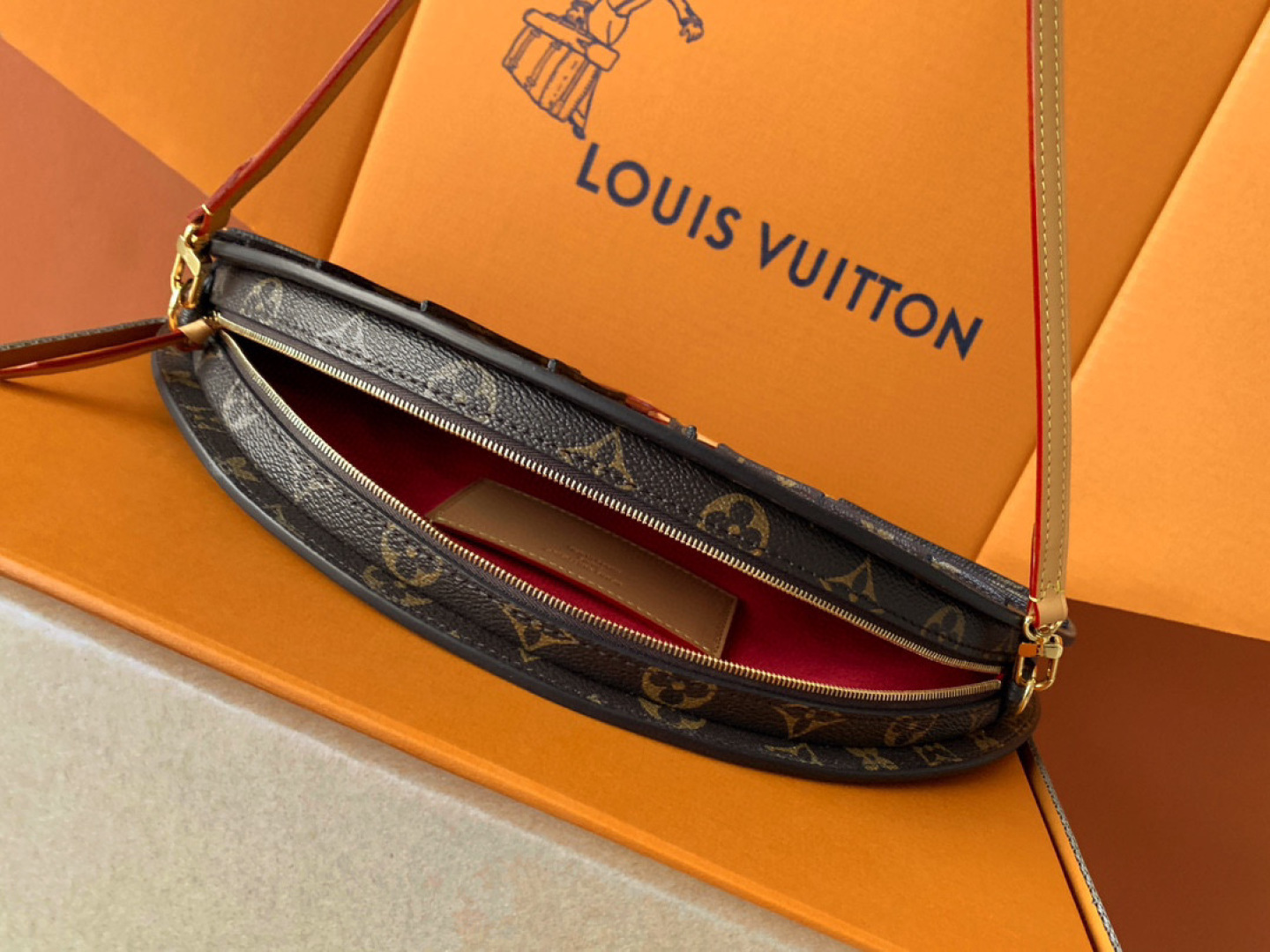 Louis Vuitton 𝐋𝐕 𝐅𝐚𝐧 手袋取材 𝐌𝐨𝐧𝐨𝐠𝐫𝐚𝐦 帆布 以别致设计亮相 𝟐𝟎𝟐𝟓 春夏秀场