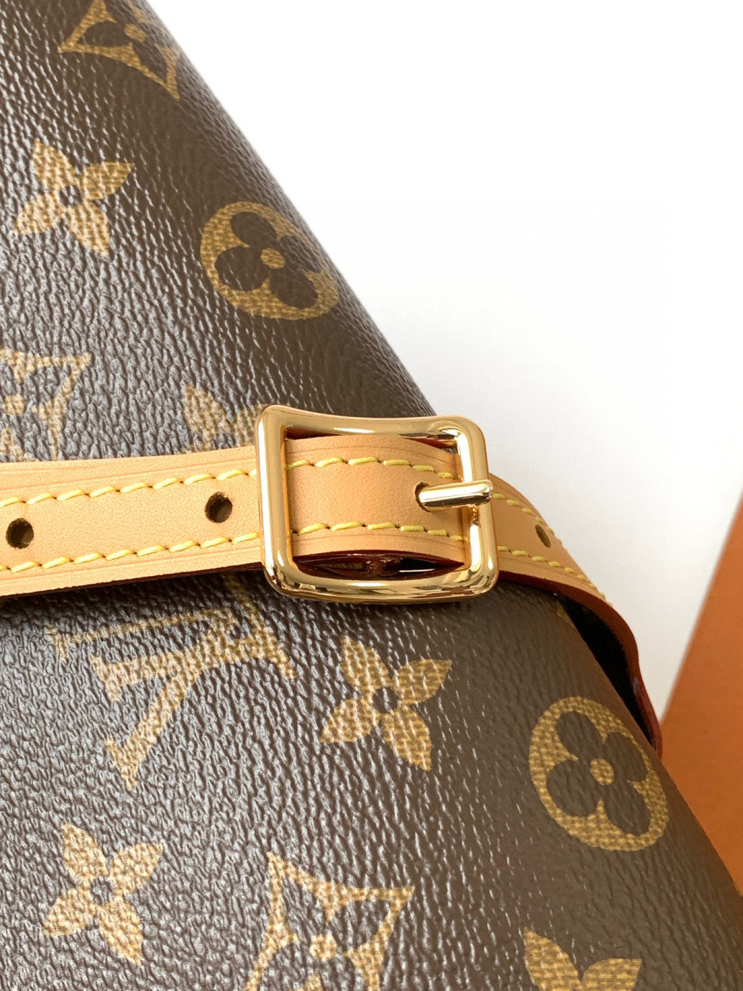 Louis Vuitton M13014【 加强版】CarryAll BB手袋皮料是 代 意大利A级皮料