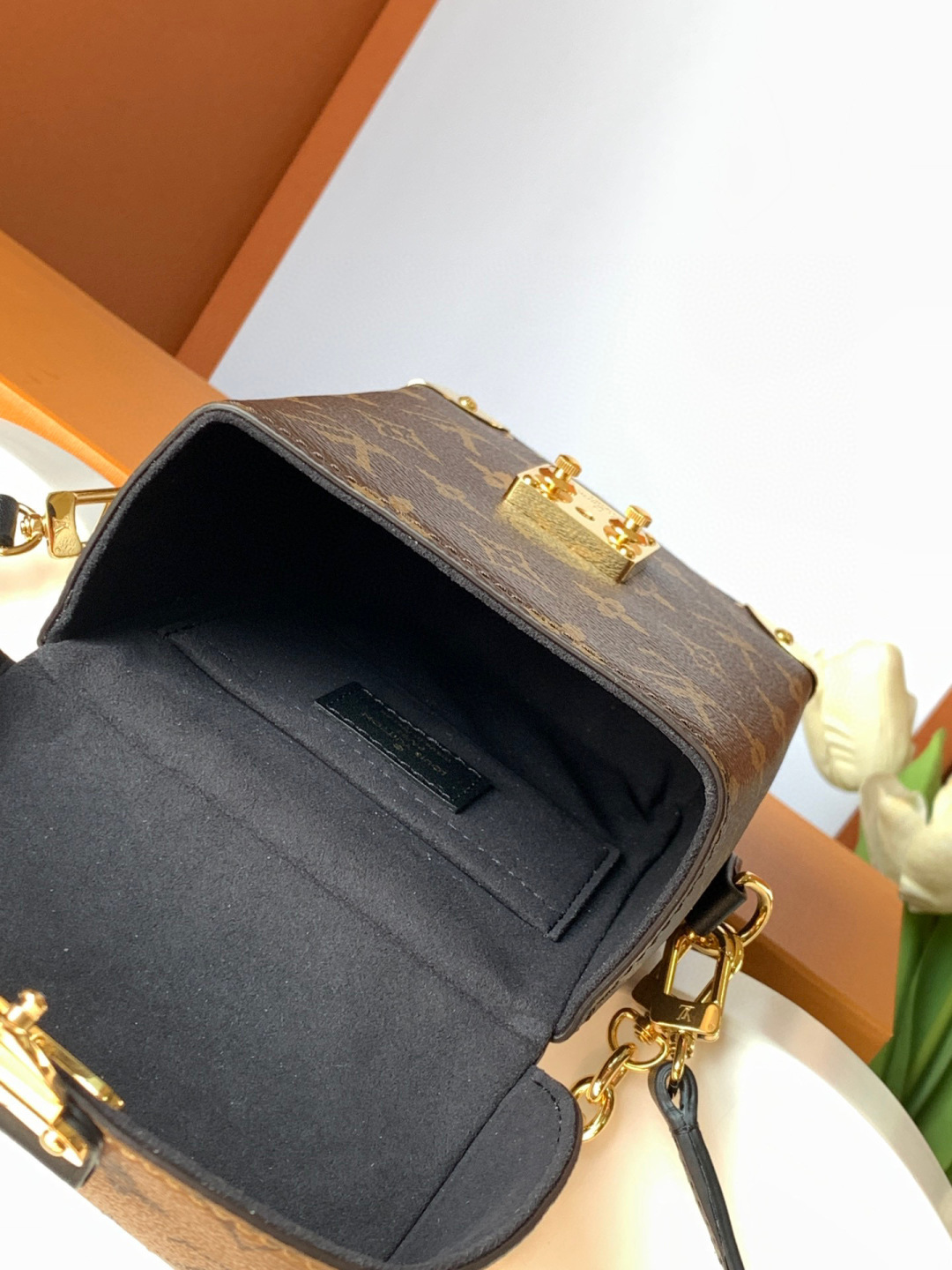 Unknown Camera Box 手袋