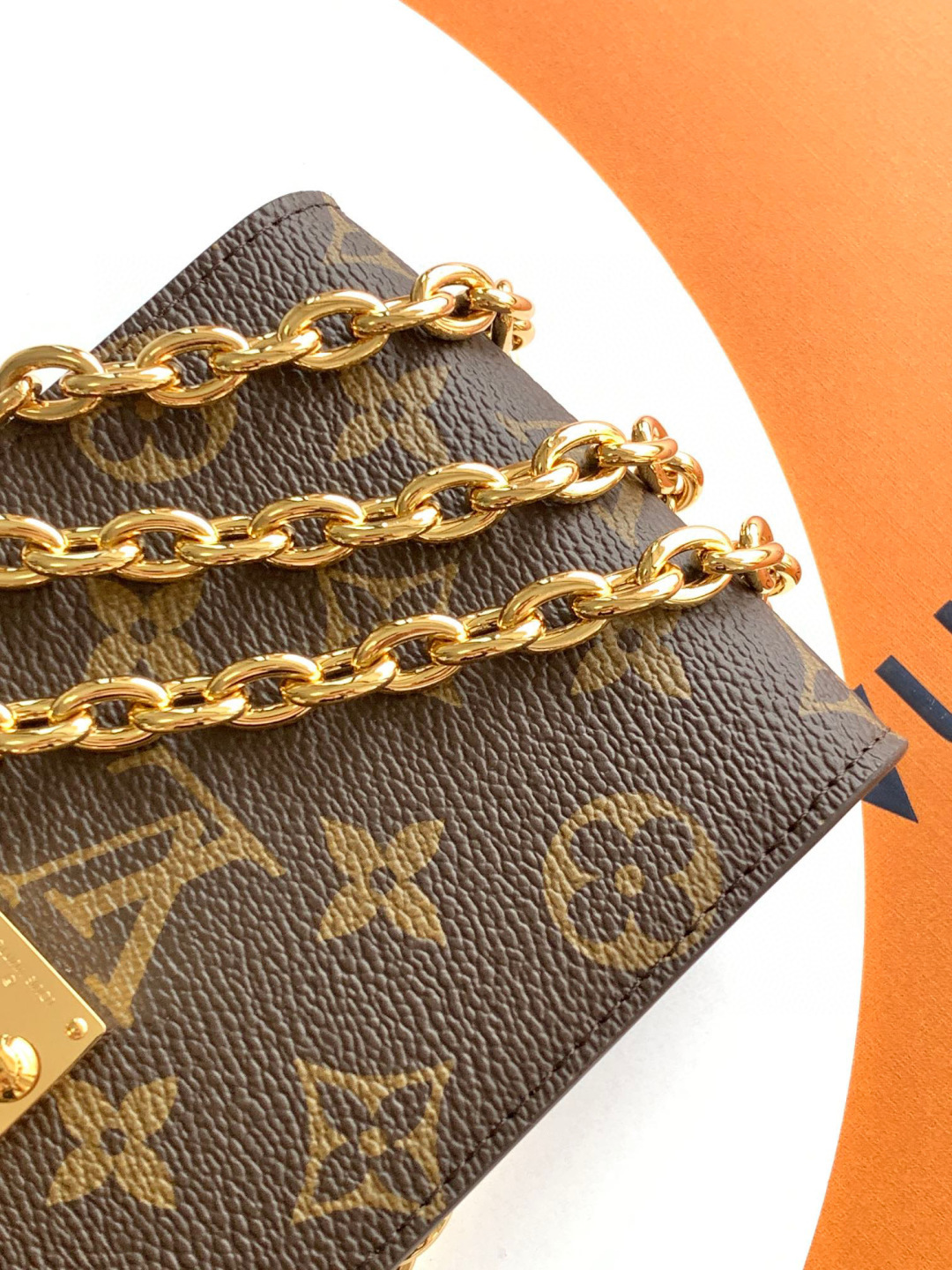 Louis Vuitton Métis 手机包 全钢 M13572 本款 Métis 手机包向路易威登 行李箱采撷灵感