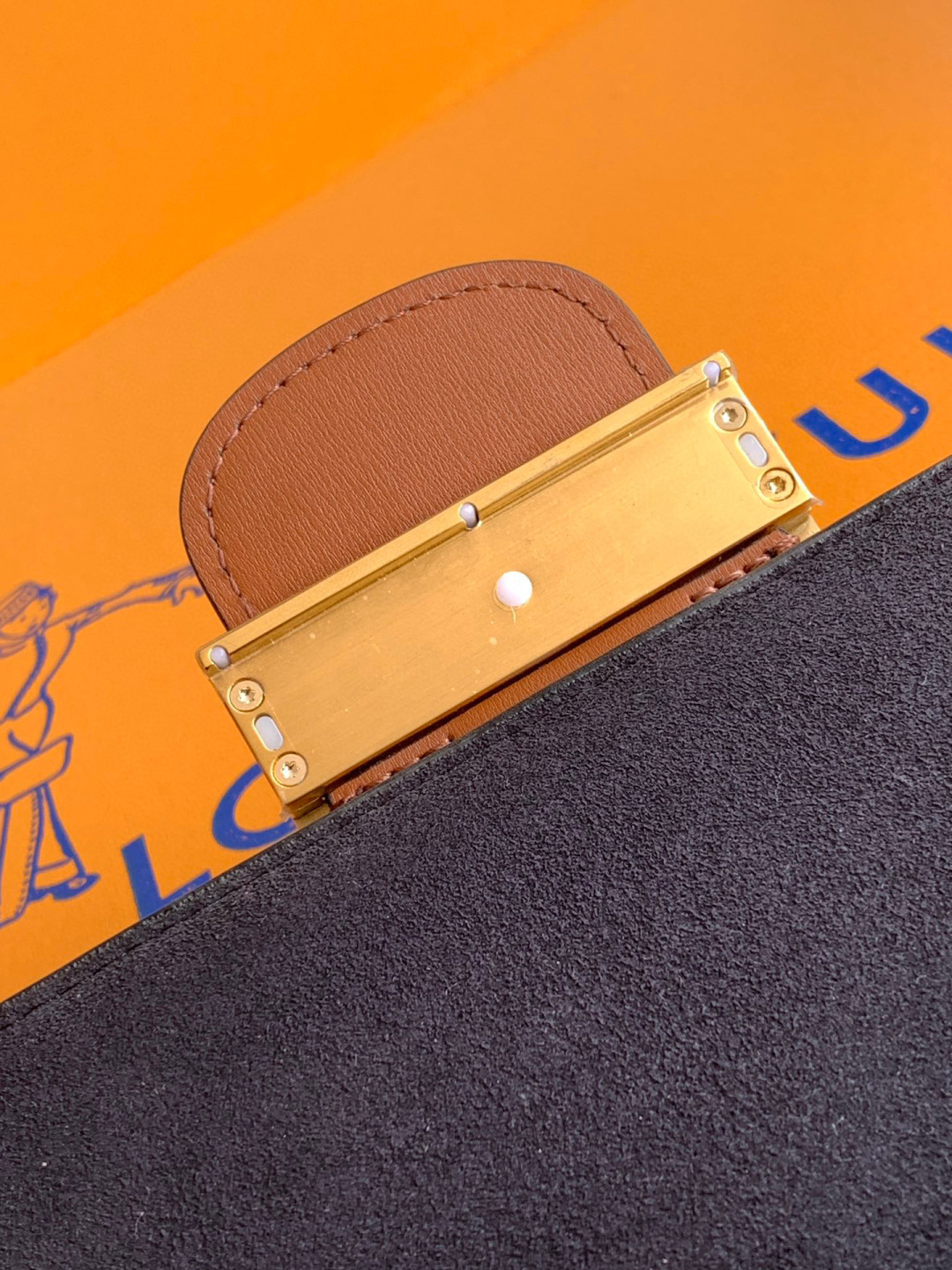 Louis Vuitton M45959【 加强版】Mini Dauphine手袋皮料是 代 意大利A级皮料