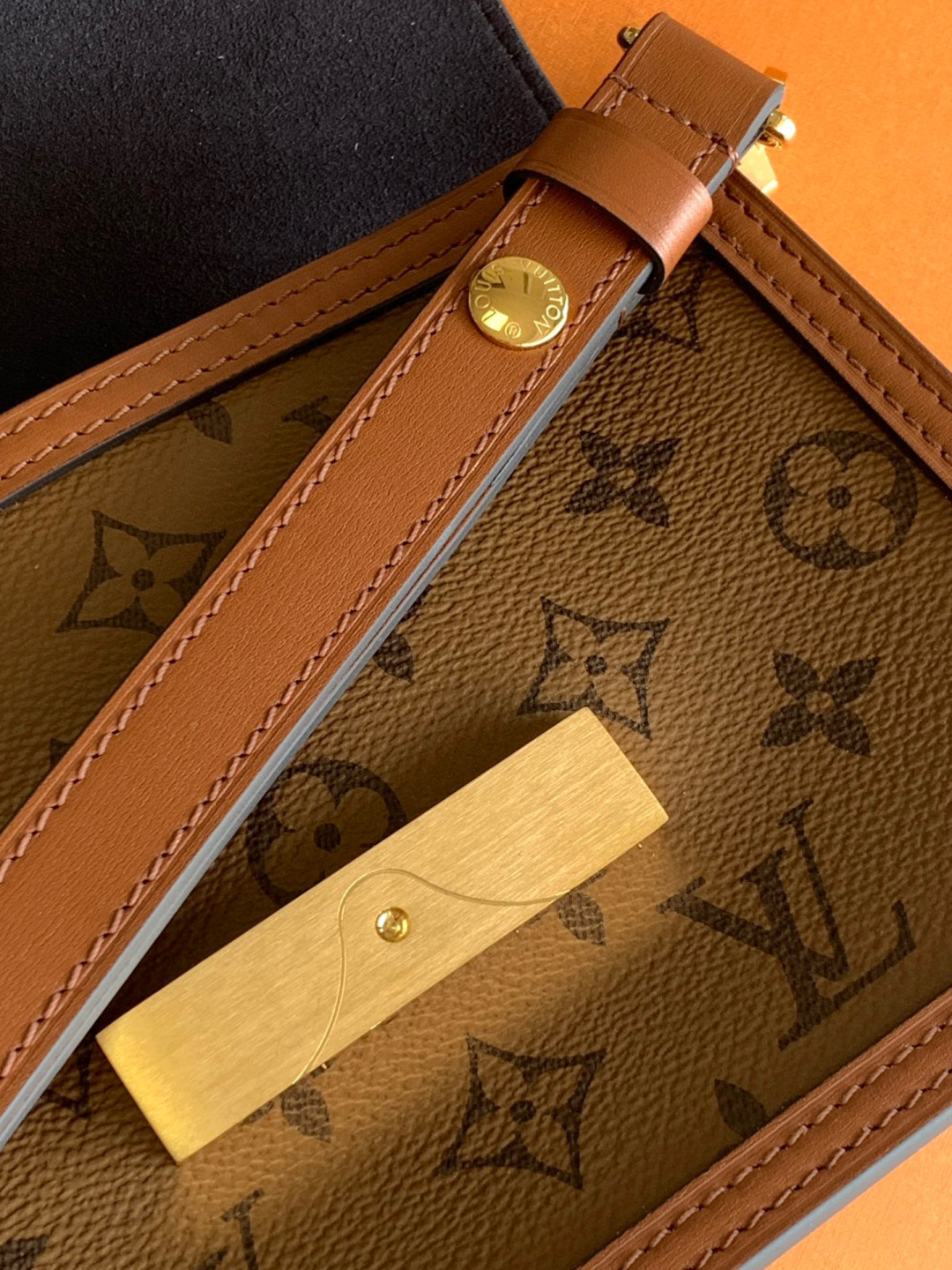 Louis Vuitton M45959【 加强版】Mini Dauphine手袋皮料是 代 意大利A级皮料