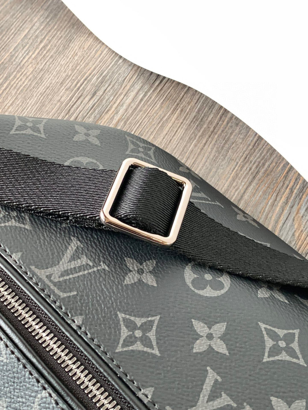 Louis Vuitton 动态变码芯片