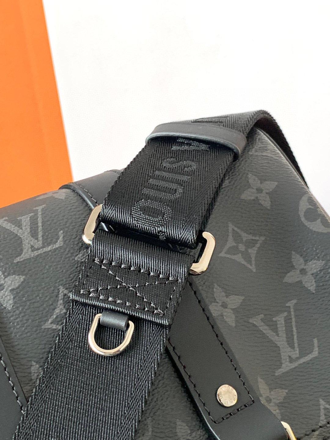 Louis Vuitton 动态变码芯片 Keepall 25 手袋