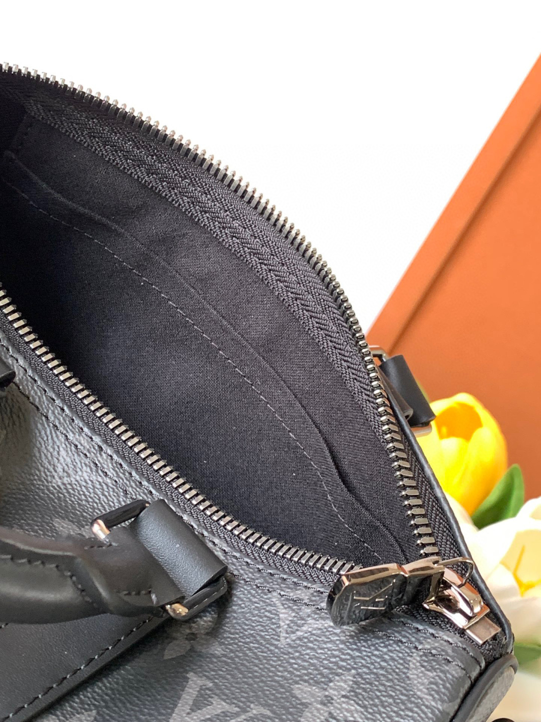Louis Vuitton 动态变码芯片 Keepall 25 手袋