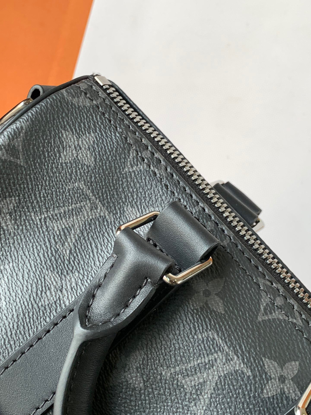 Louis Vuitton 动态变码芯片 Keepall 25 手袋