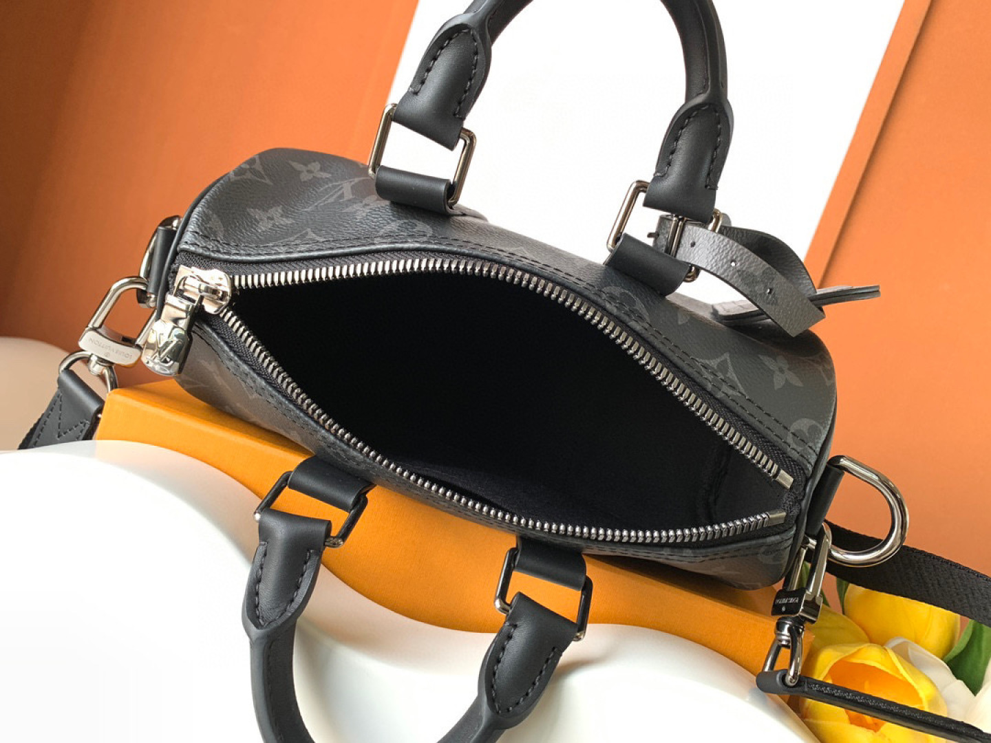 Louis Vuitton 动态变码芯片 Keepall 25 手袋