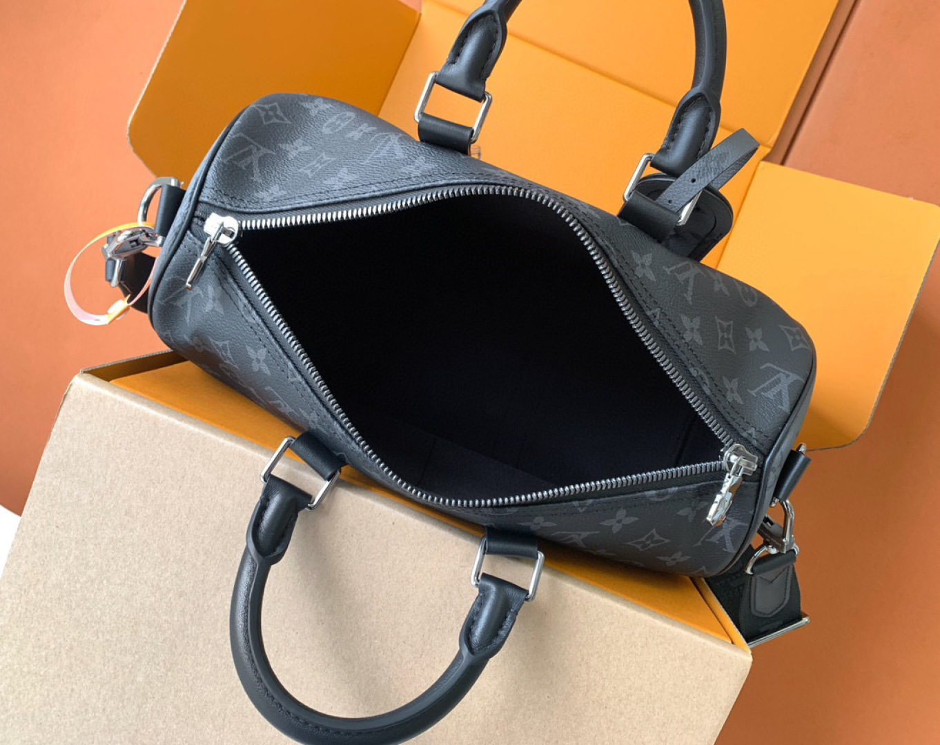 Louis Vuitton 全钢五金 M46655 皮料是