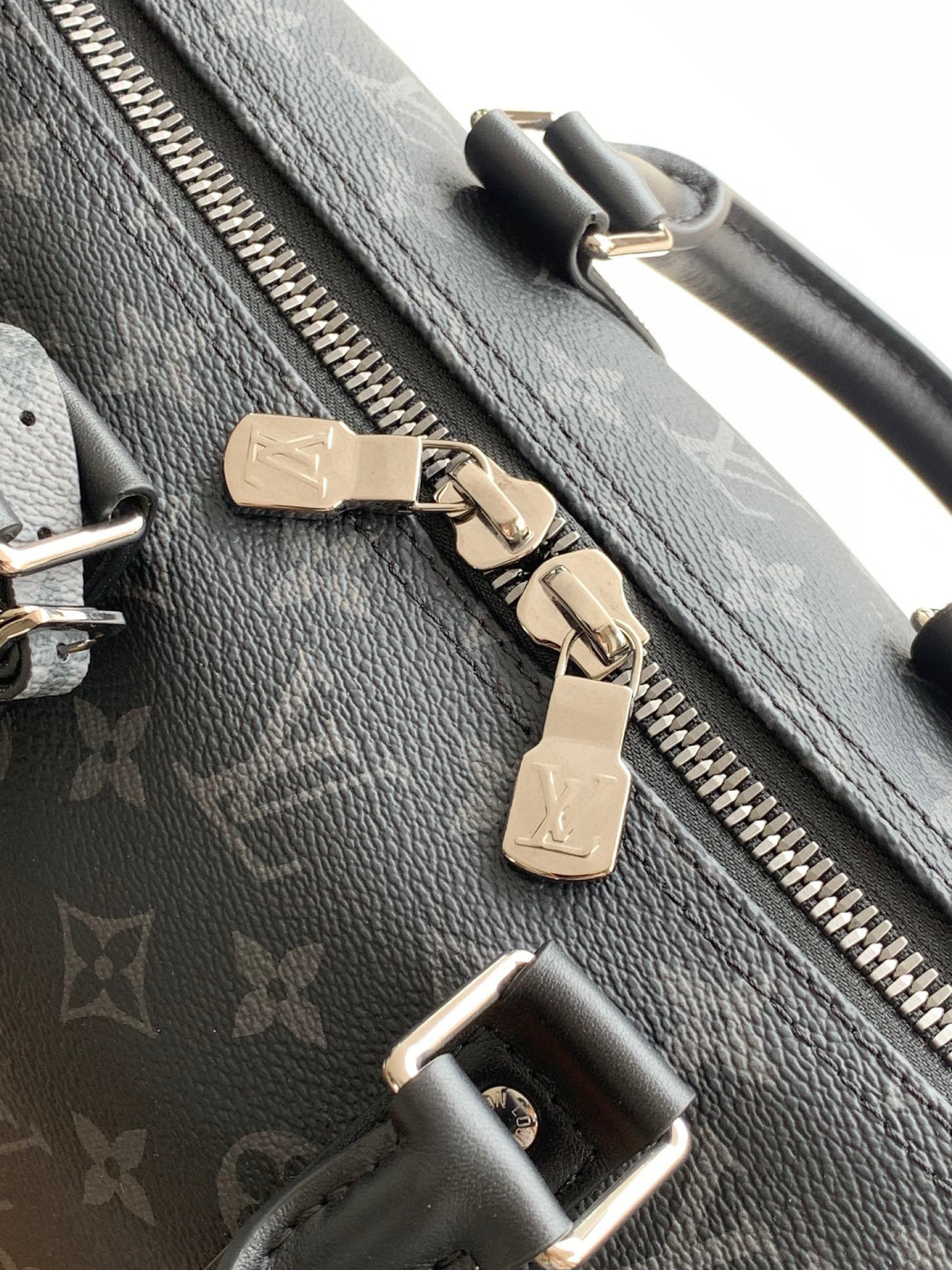 Louis Vuitton 全钢五金 M46655 皮料是