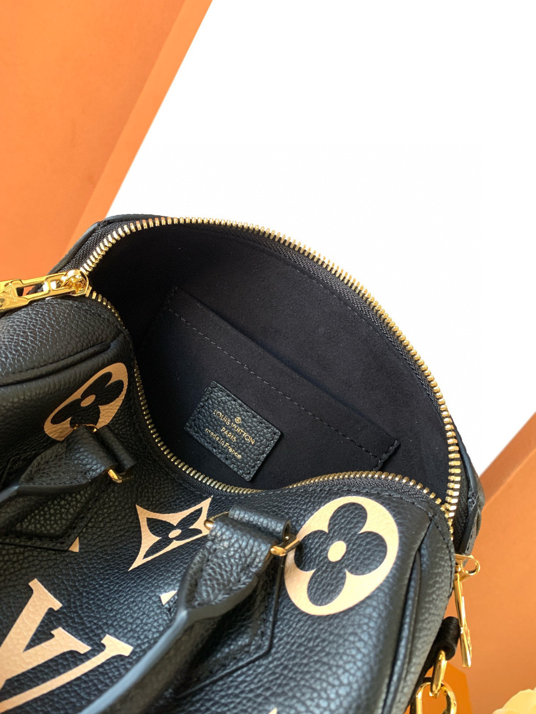 Louis Vuitton 动态变码芯片