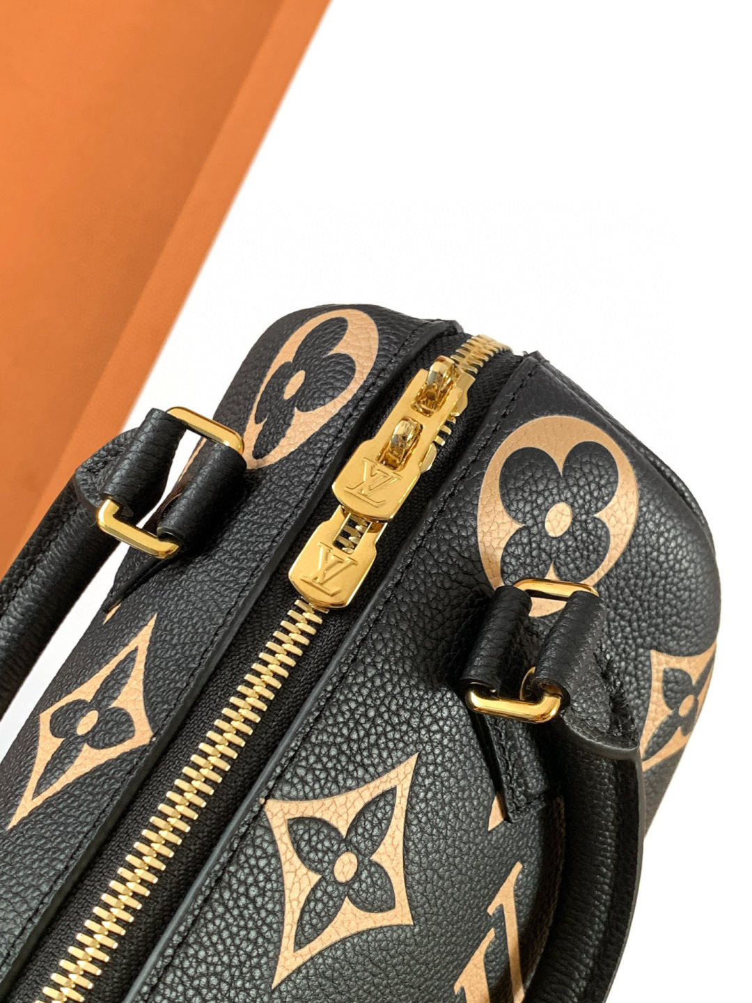 Louis Vuitton 动态变码芯片