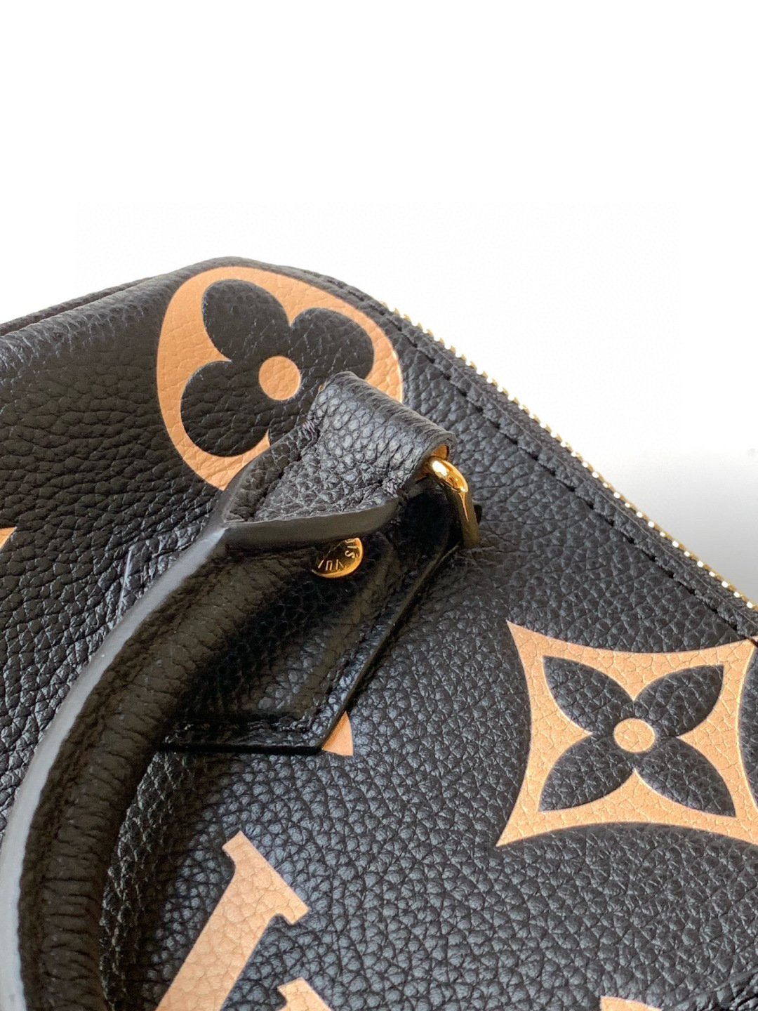 Louis Vuitton 动态变码芯片