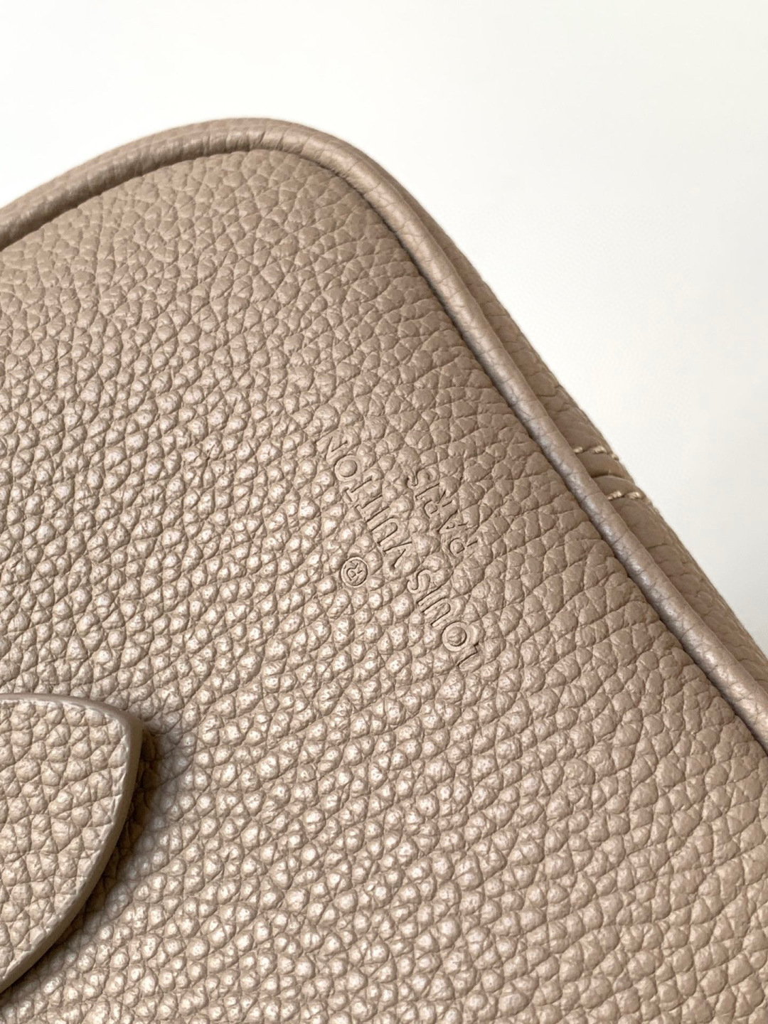 Louis Vuitton 动态变码芯片
