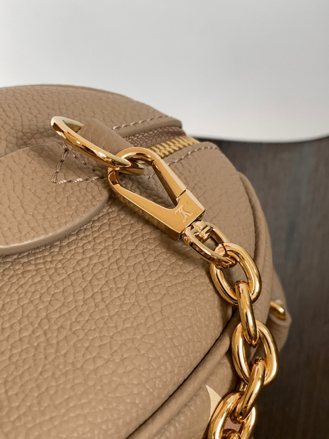 Louis Vuitton 动态变码芯片