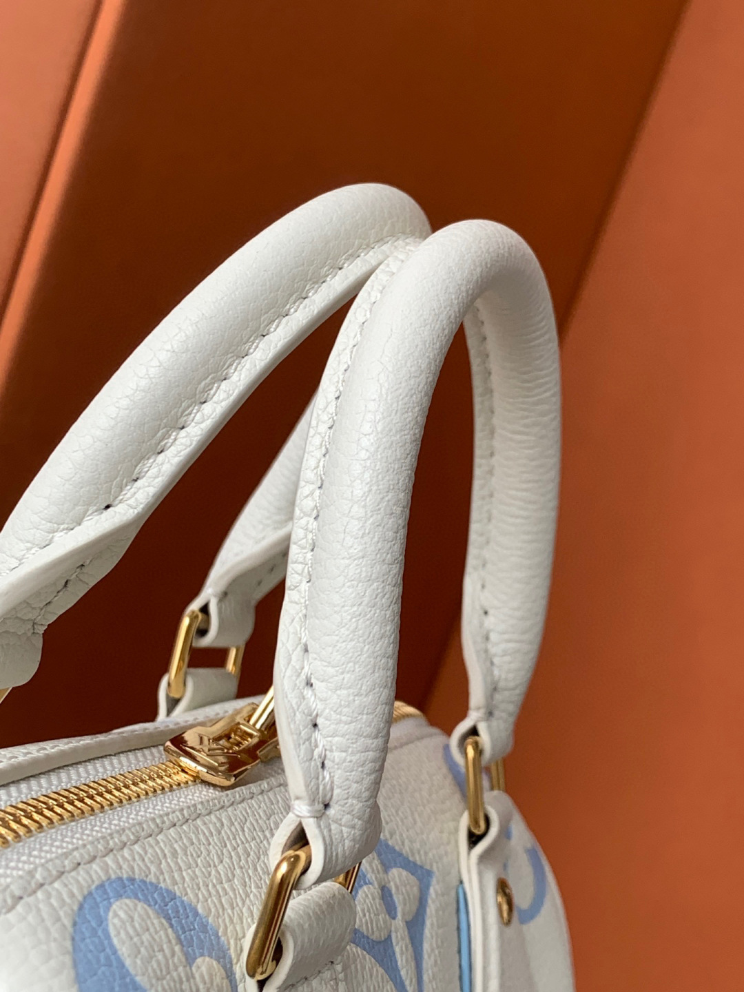 Louis Vuitton 动态变码芯片