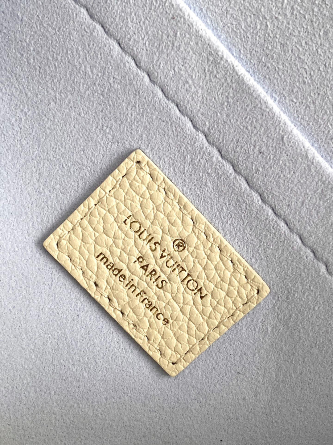 Louis Vuitton 动态变码芯片