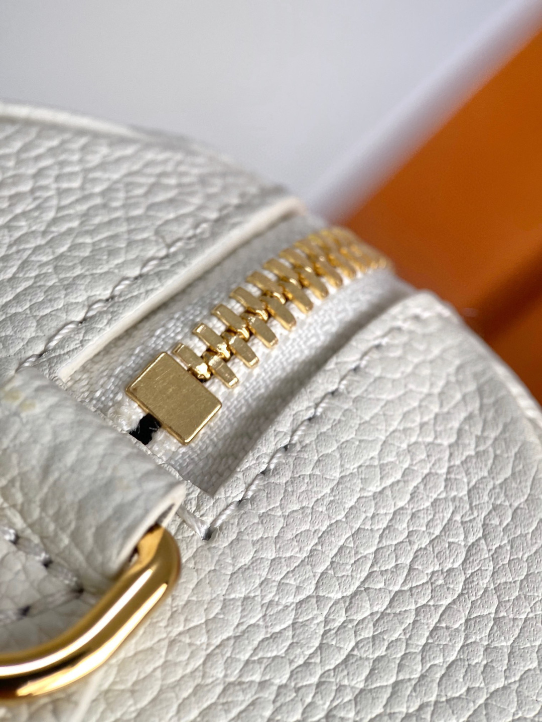 Louis Vuitton 动态变码芯片