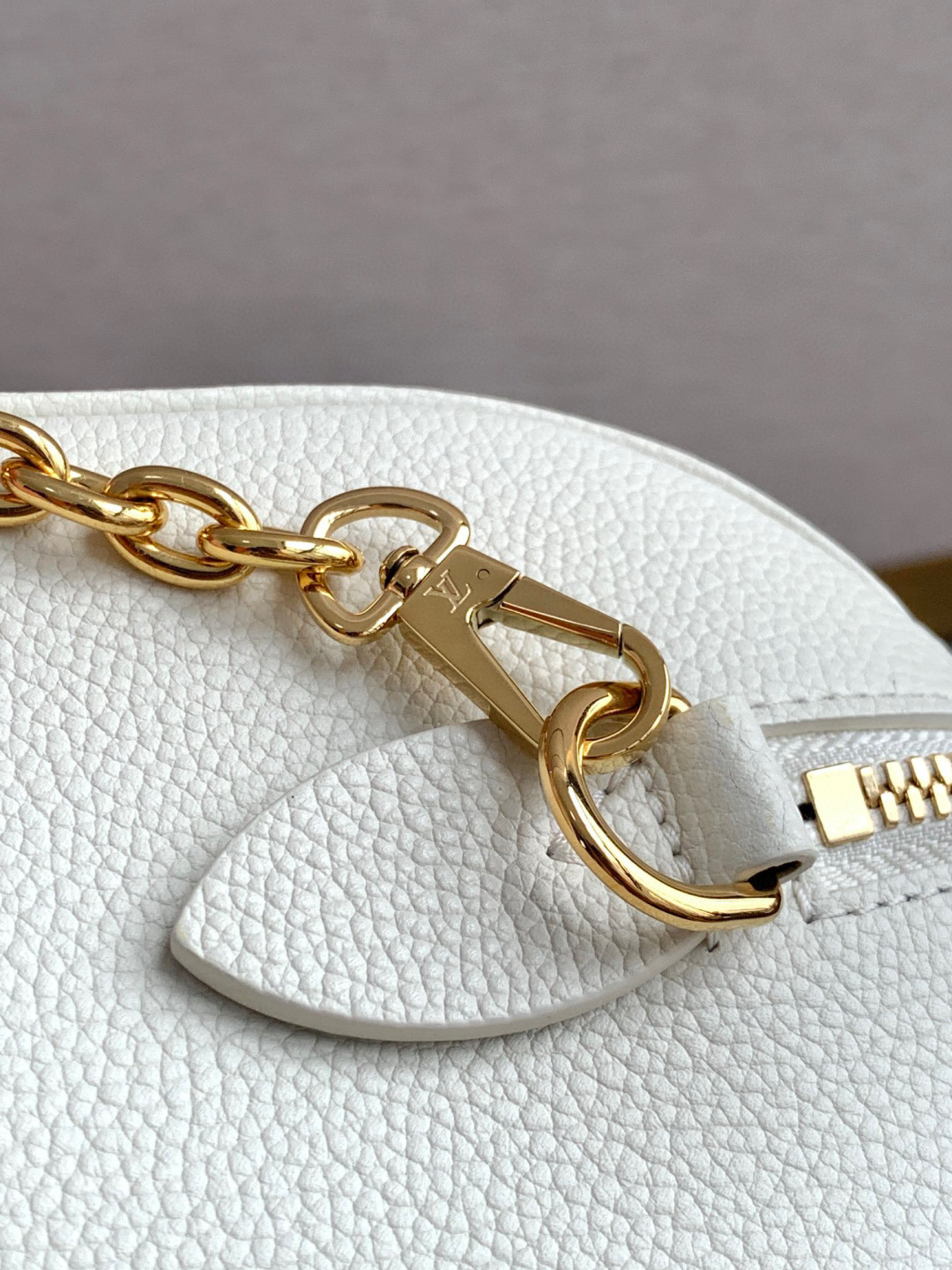 Louis Vuitton 动态变码芯片