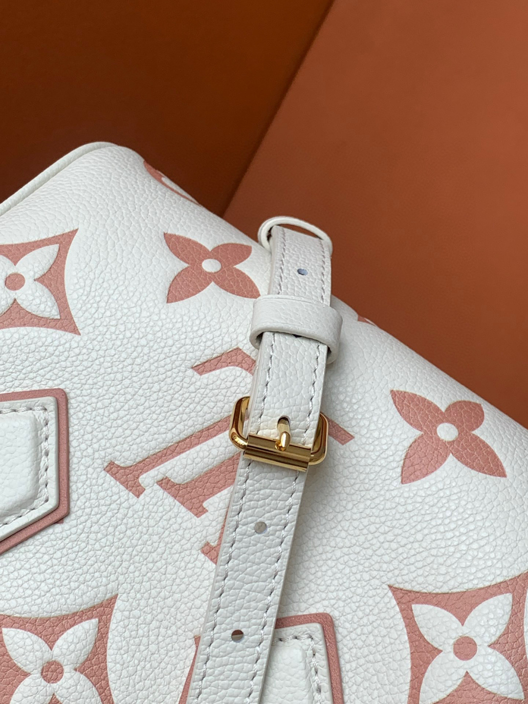Louis Vuitton 动态变码芯片