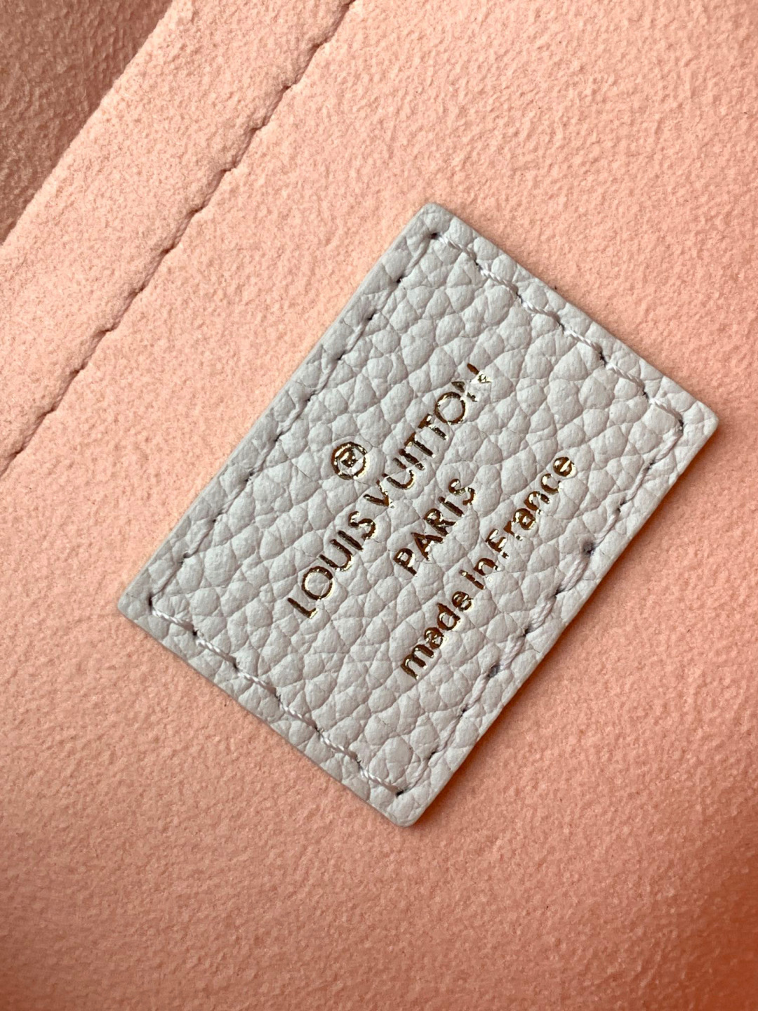 Louis Vuitton 动态变码芯片