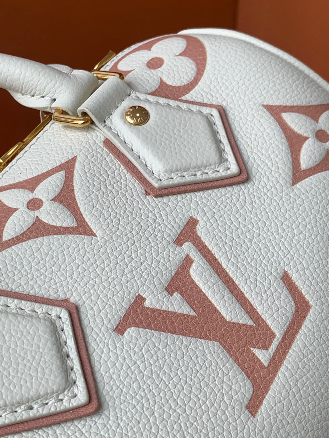 Louis Vuitton 动态变码芯片