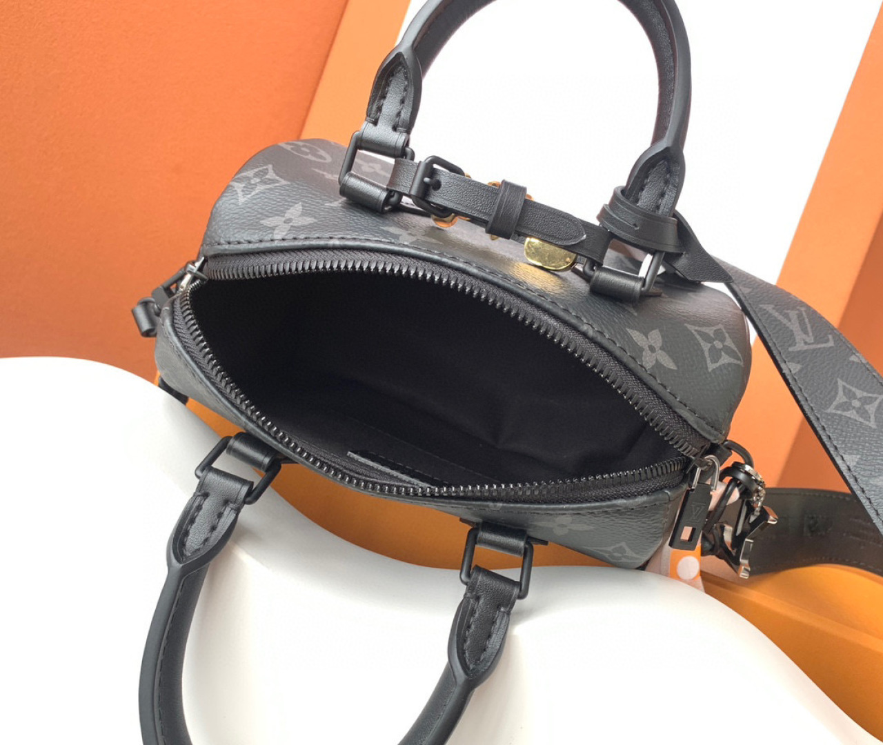 Louis Vuitton Speedy 18 手袋