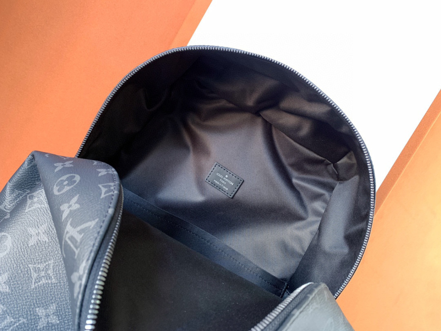 Louis Vuitton Discovery 双肩包