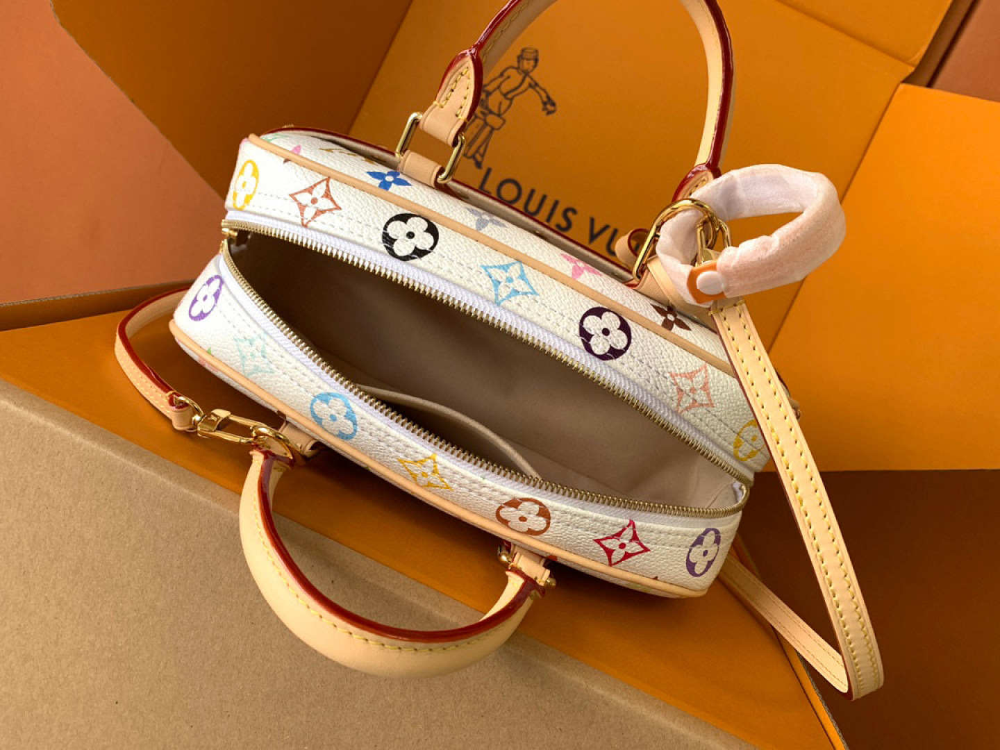 Louis Vuitton 全钢 独家163首发型号：M13084私品（163动态UID ）进口菱形面料 品质第九次升级