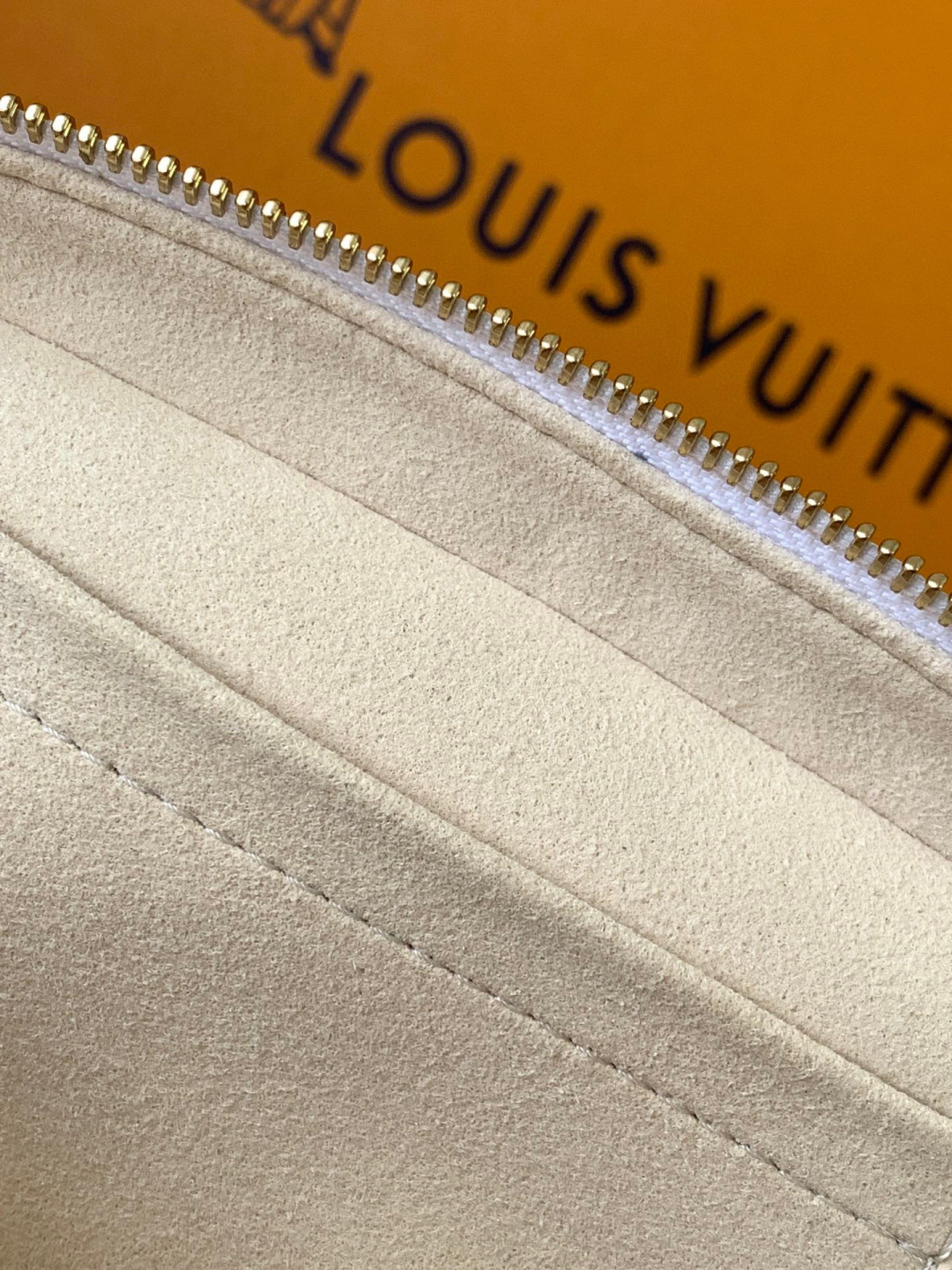 Louis Vuitton 全钢 独家163首发型号：M13084私品（163动态UID ）进口菱形面料 品质第九次升级
