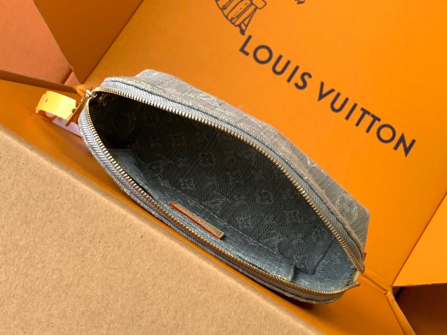 Louis Vuitton 全钢 M13751 牛仔灰