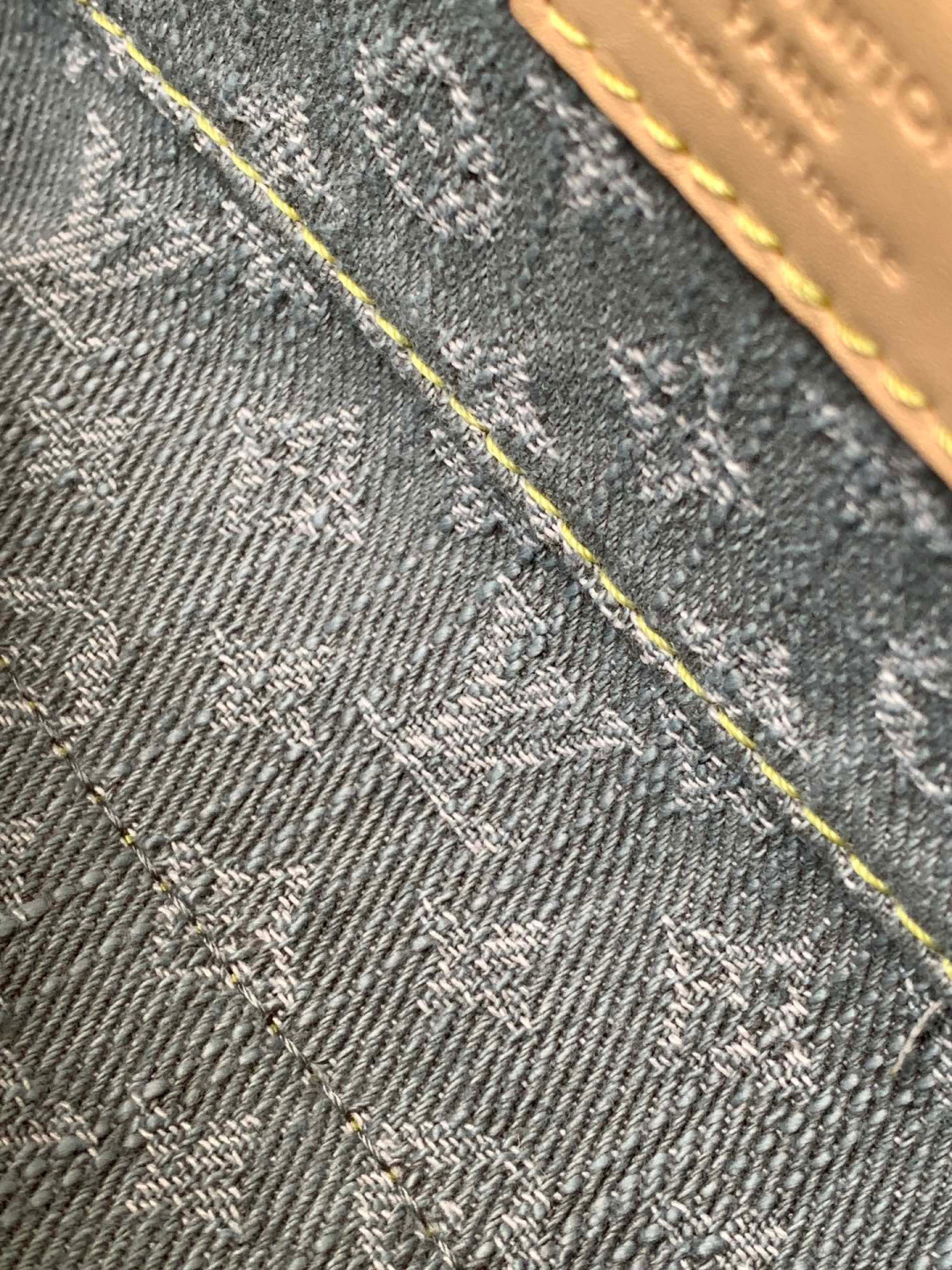 Louis Vuitton 全钢 M13751 牛仔灰